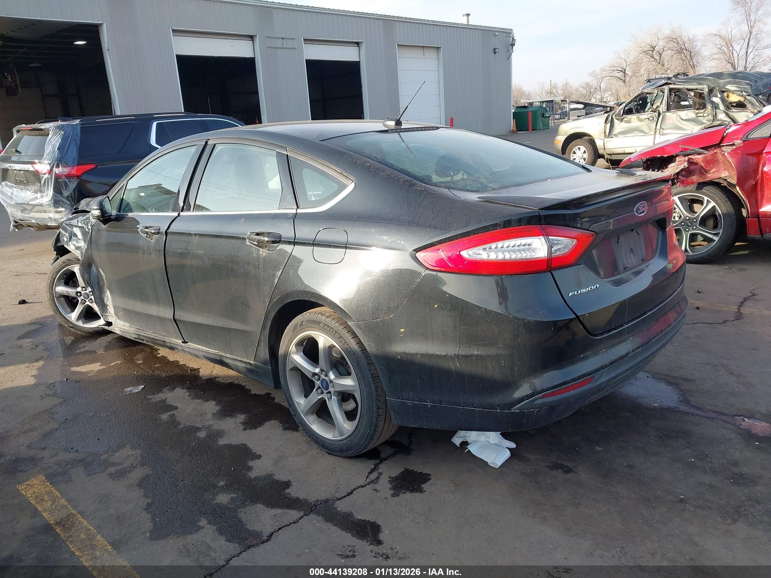 FORD FUSION image 3