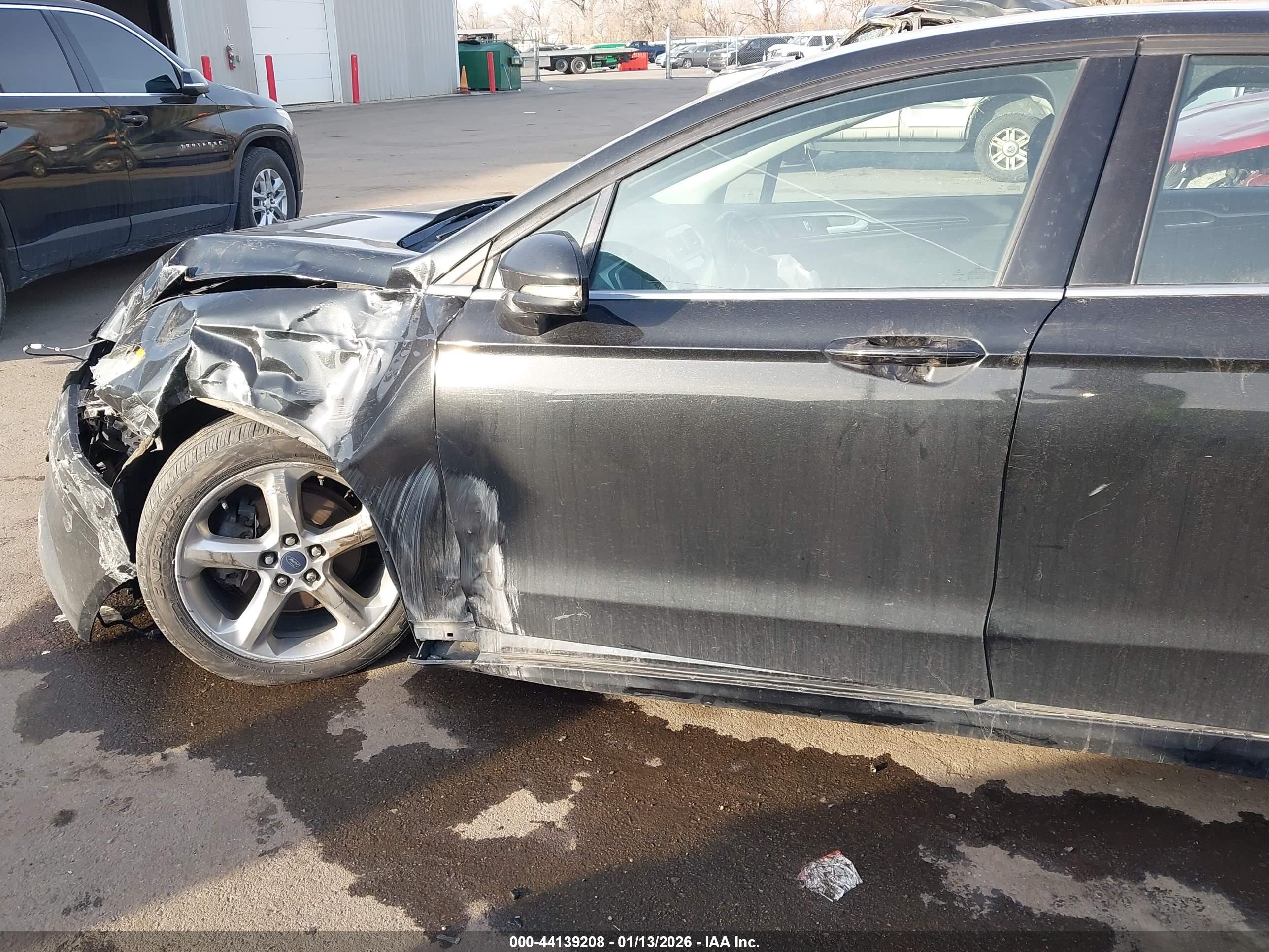 FORD FUSION image 6