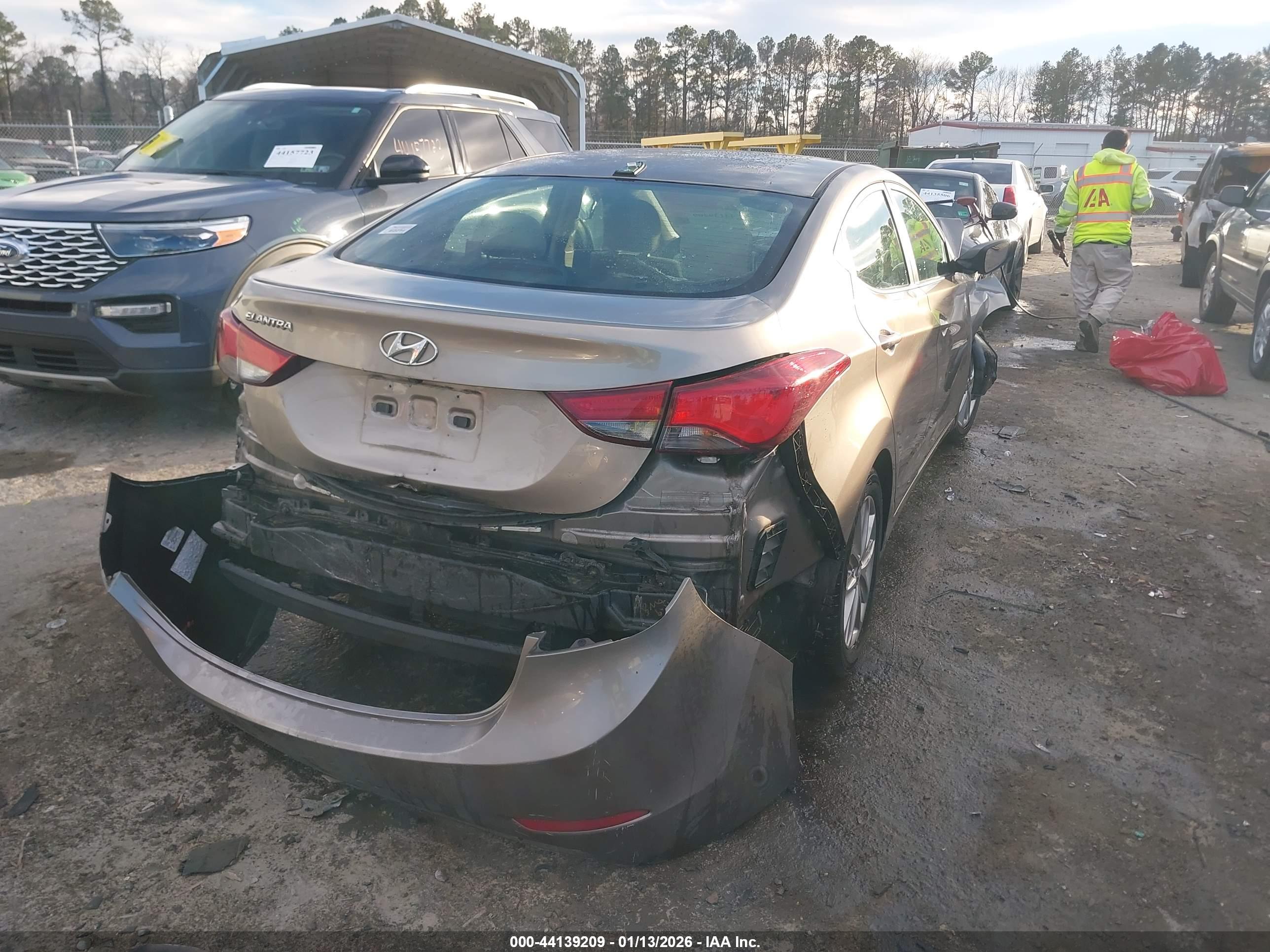 HYUNDAI ELANTRA image 4