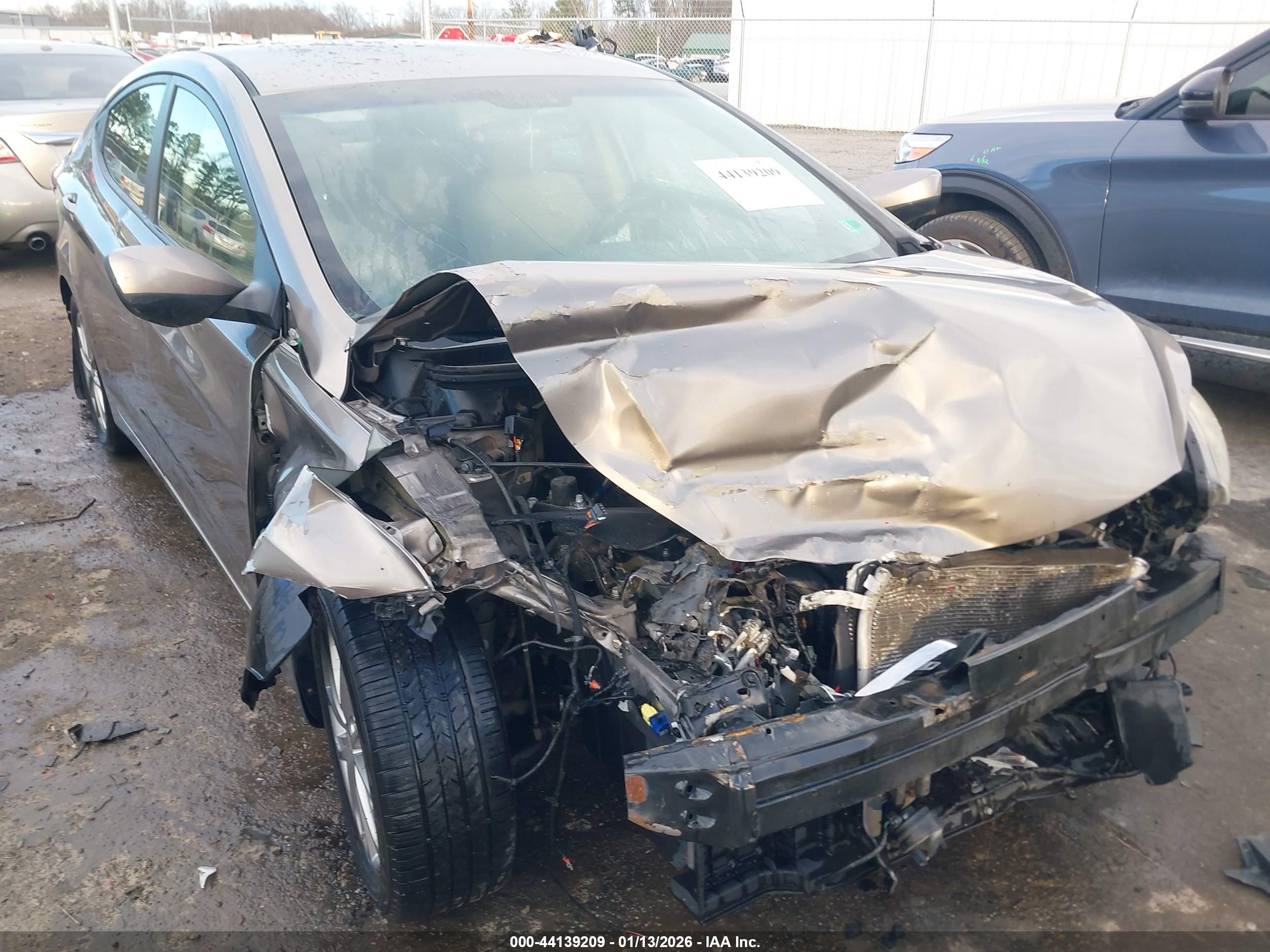 HYUNDAI ELANTRA image 6