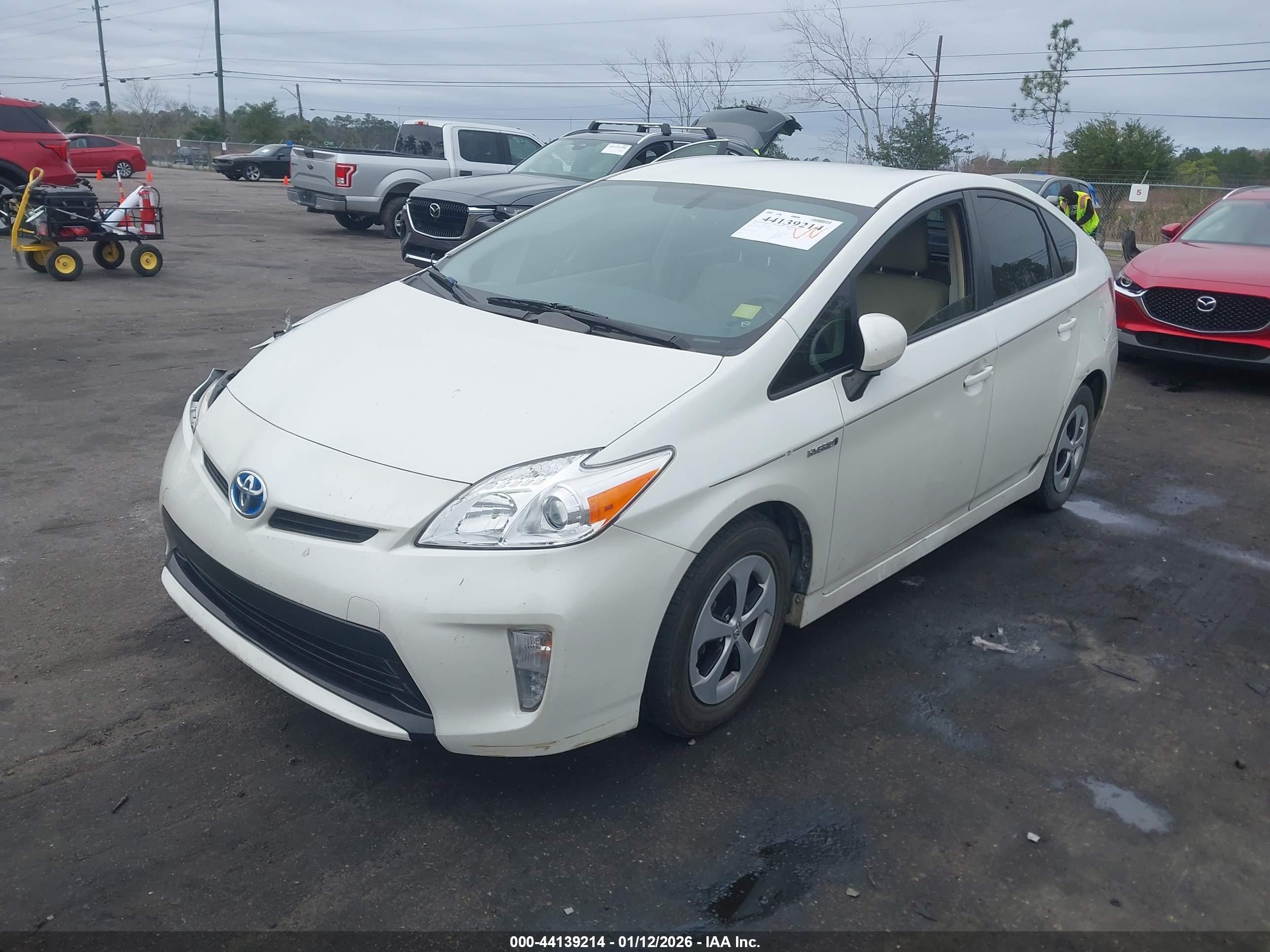 TOYOTA PRIUS image 2