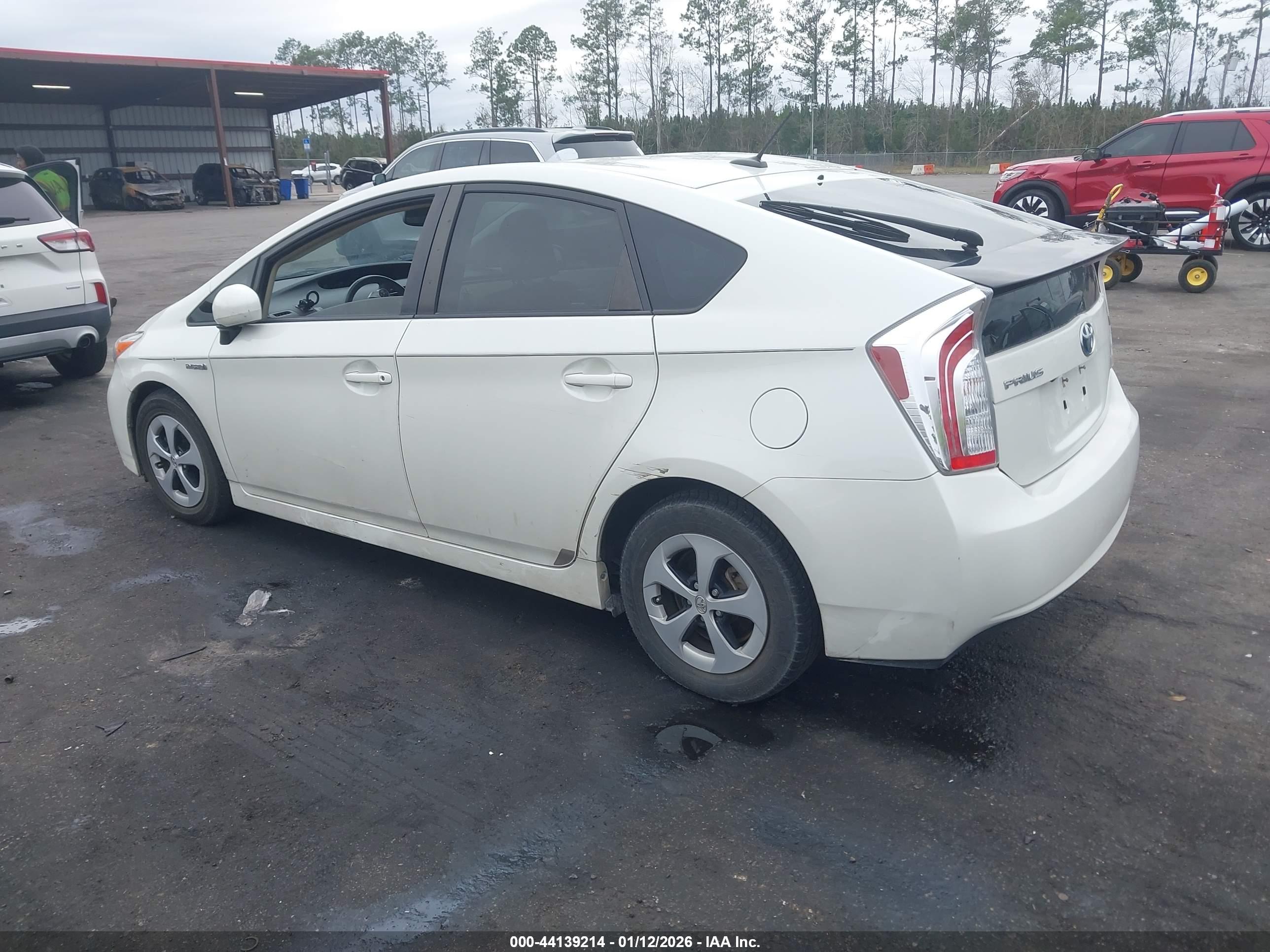 TOYOTA PRIUS image 3