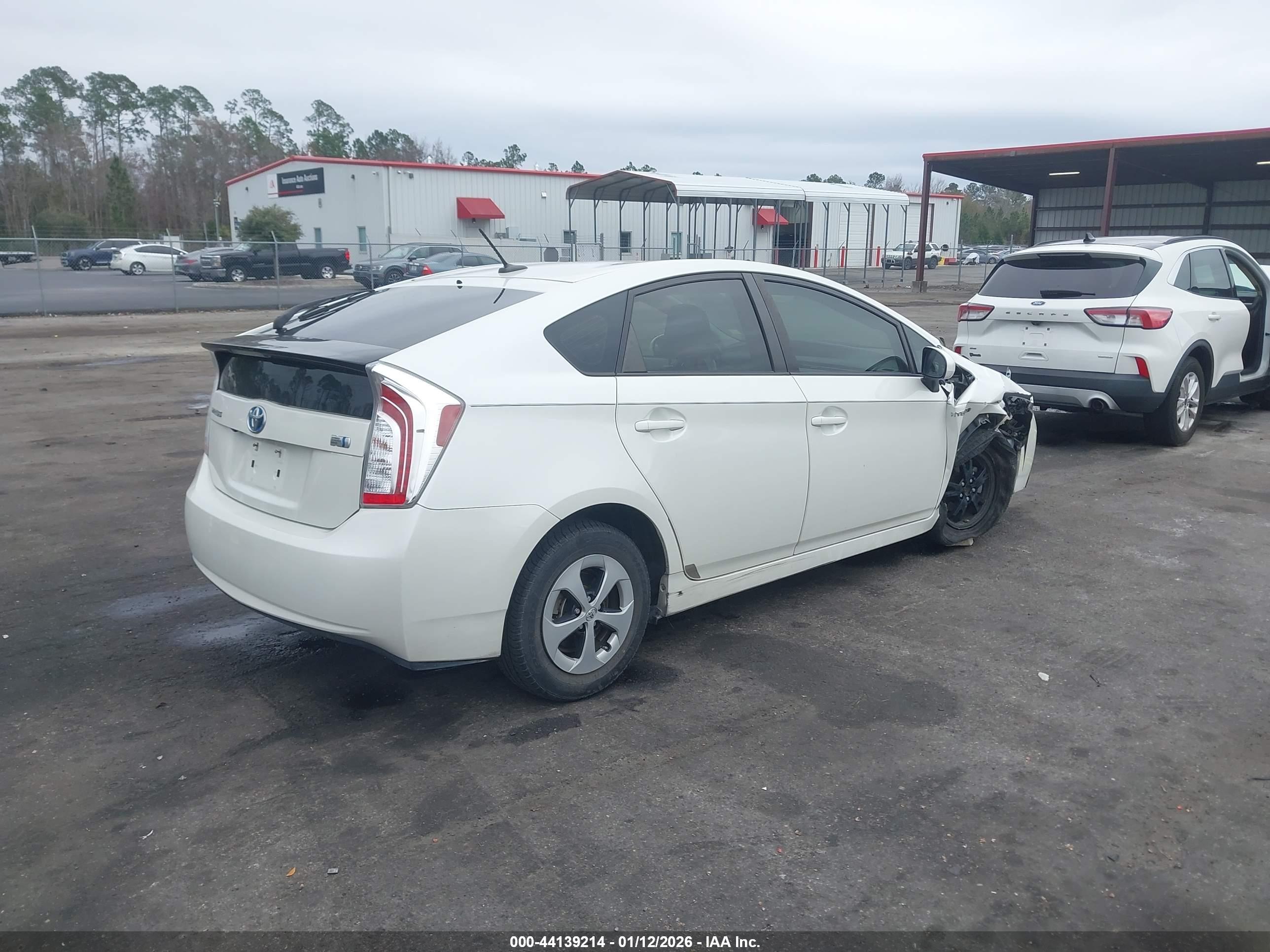 TOYOTA PRIUS image 4