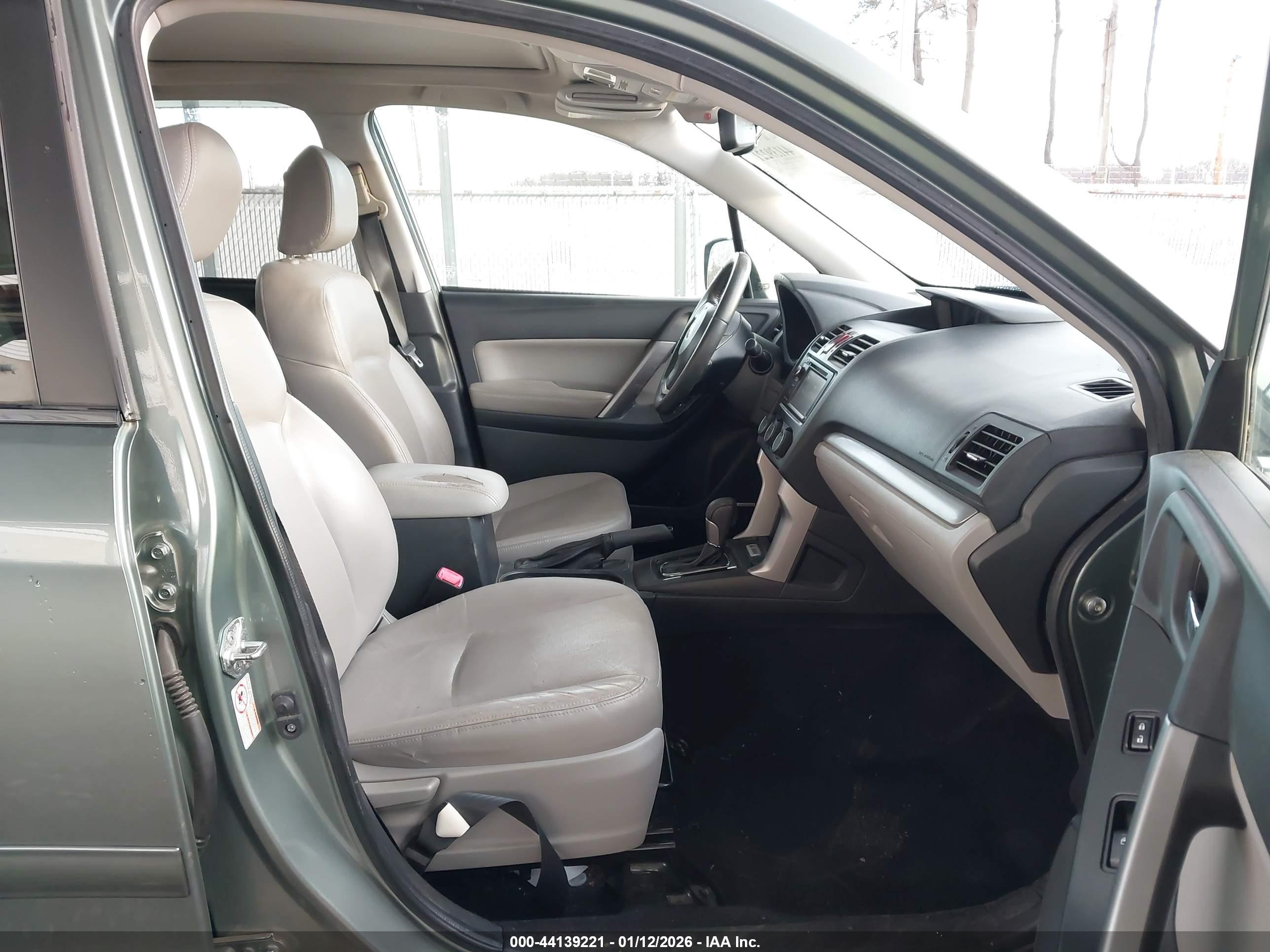 SUBARU FORESTER image 5
