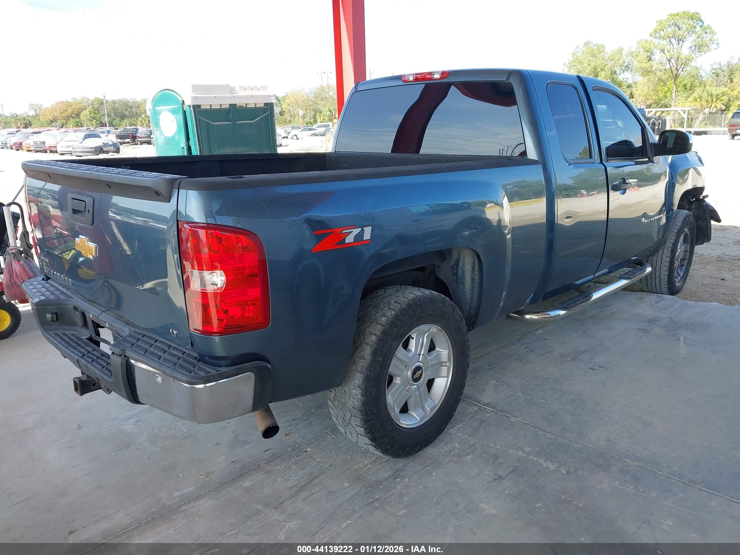 CHEVROLET SILVERADO image 4