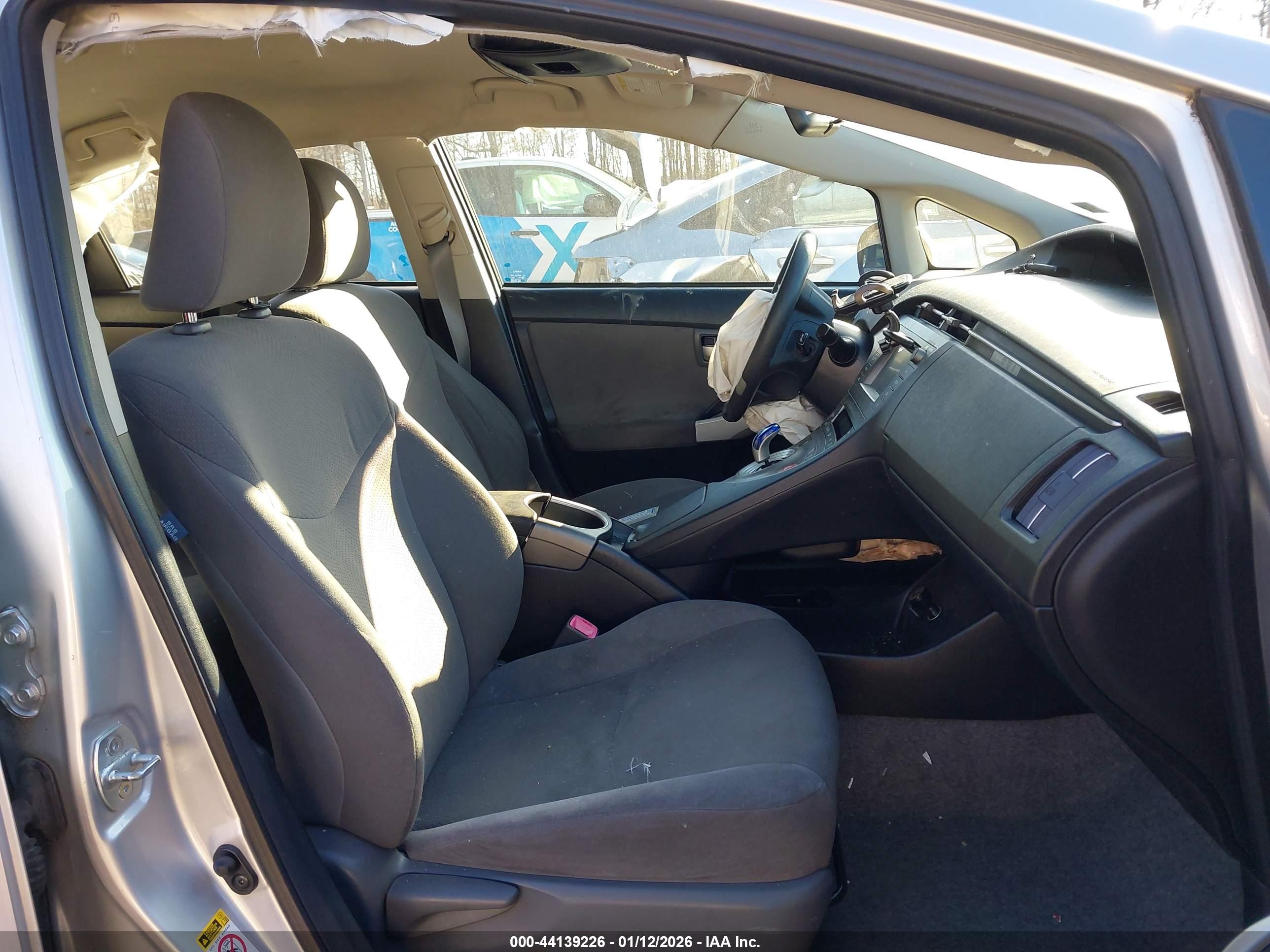 TOYOTA PRIUS image 5
