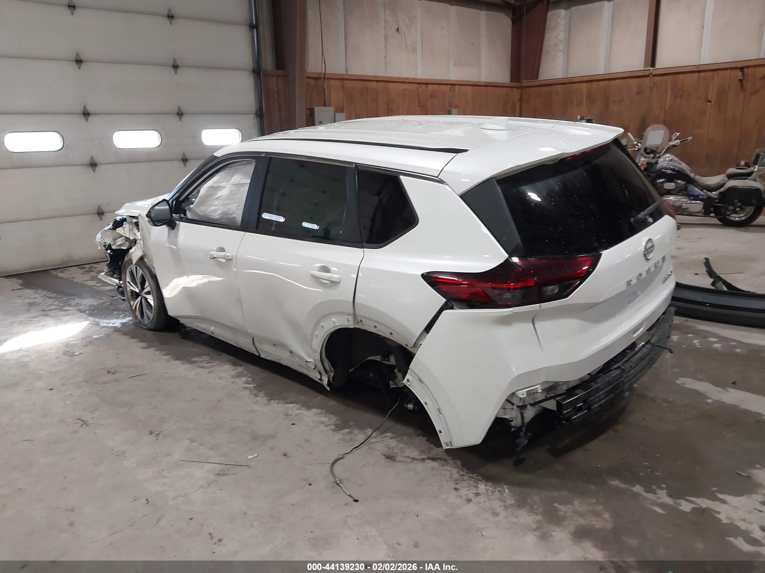 NISSAN ROGUE image 3