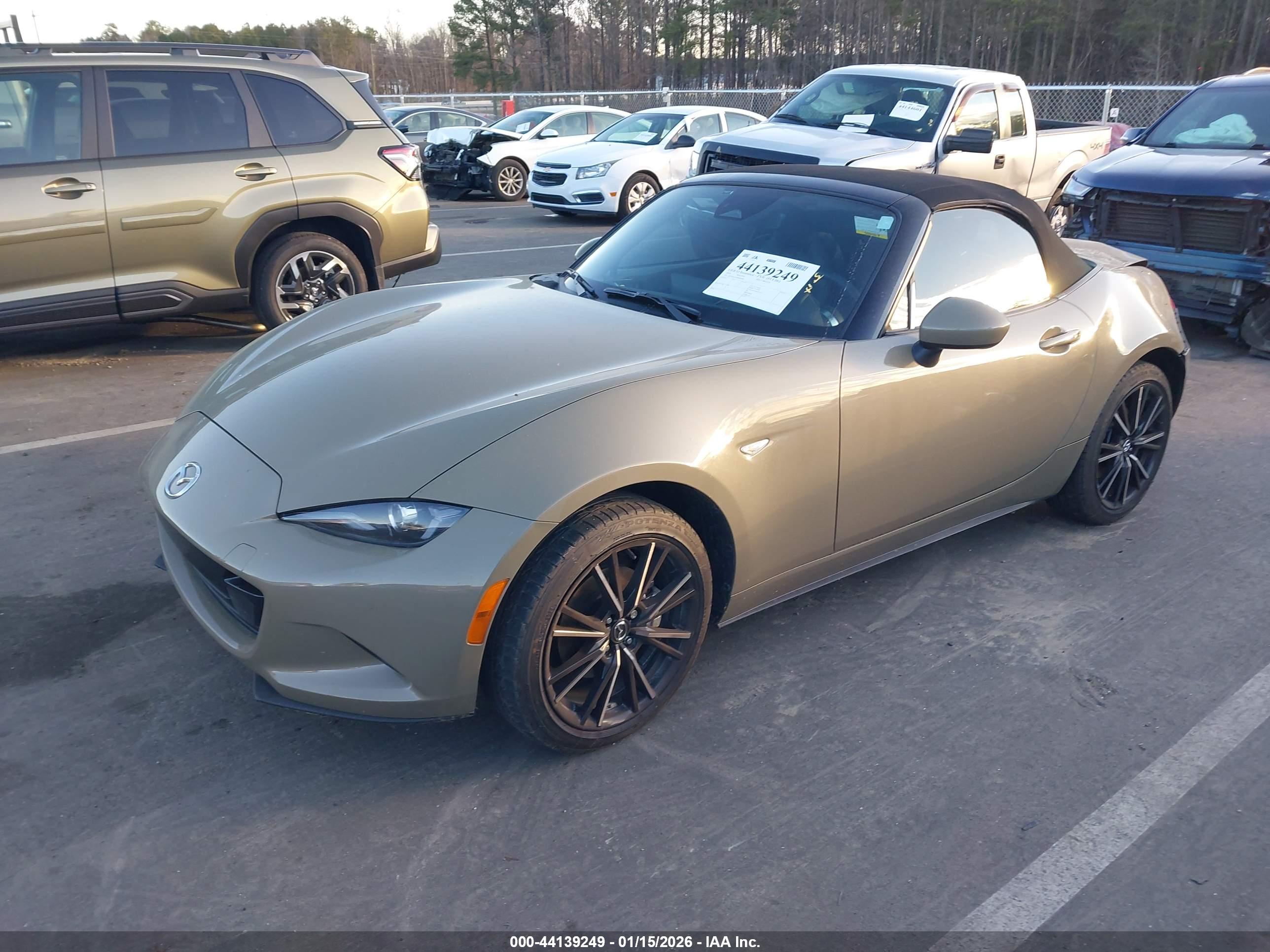 MAZDA MX-5 image 2