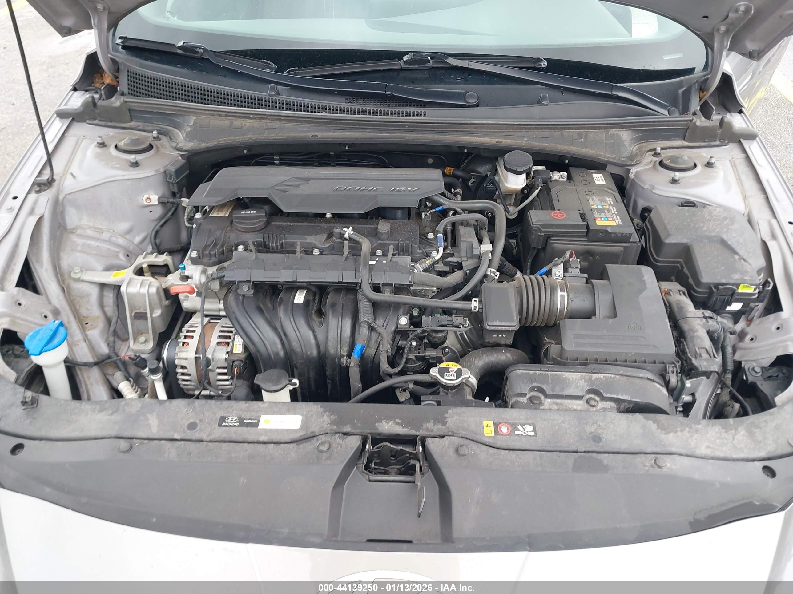 HYUNDAI ELANTRA image 10