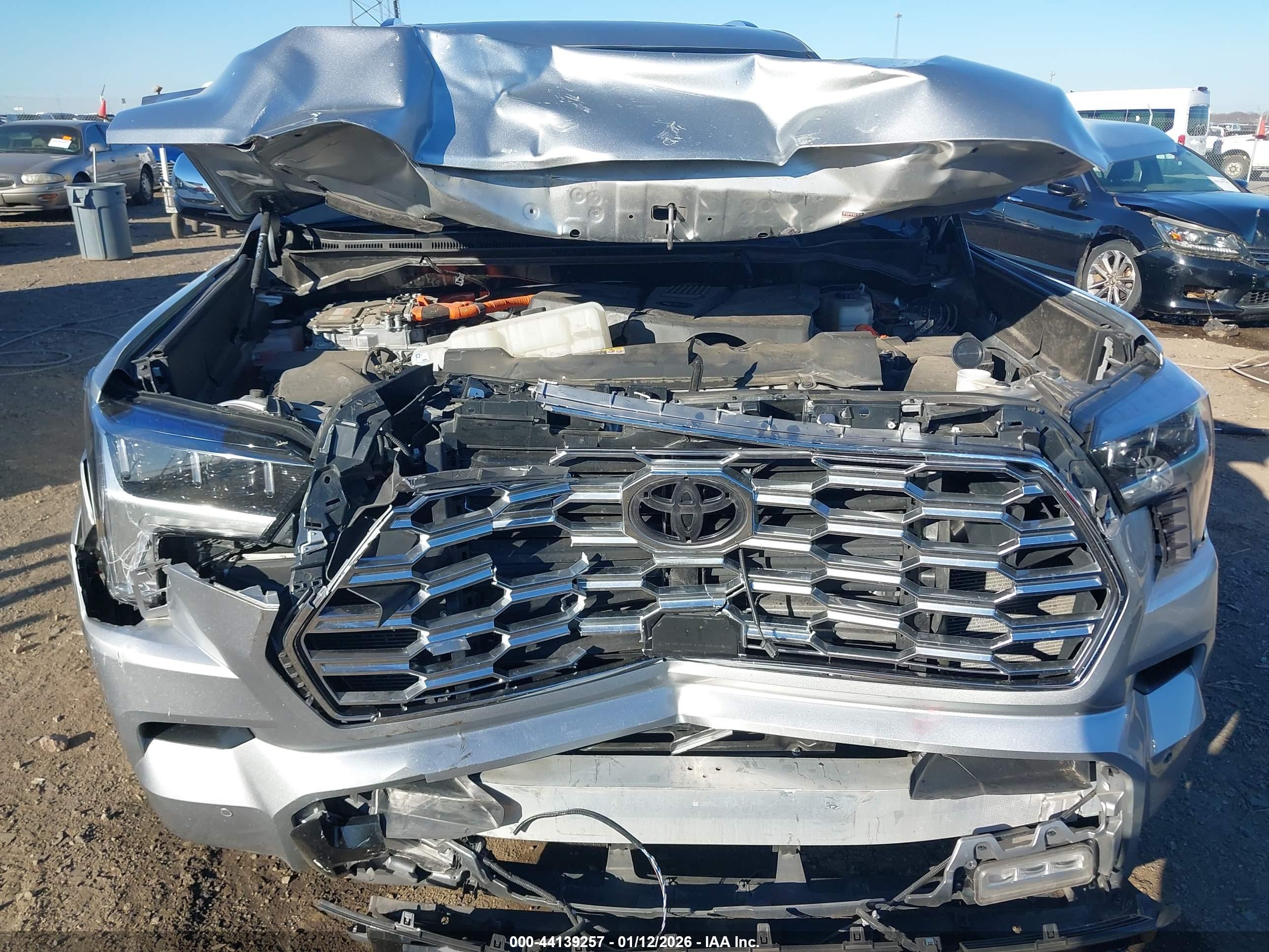 TOYOTA SEQUOIA image 10