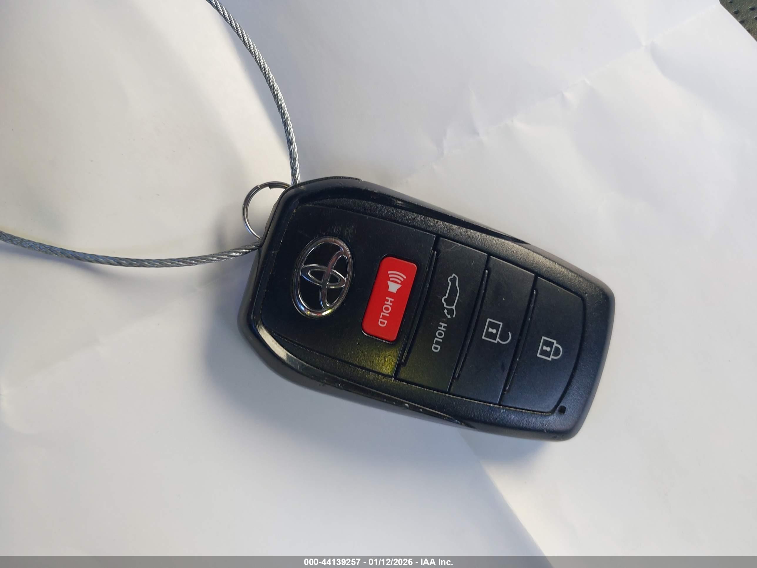 TOYOTA SEQUOIA image 11