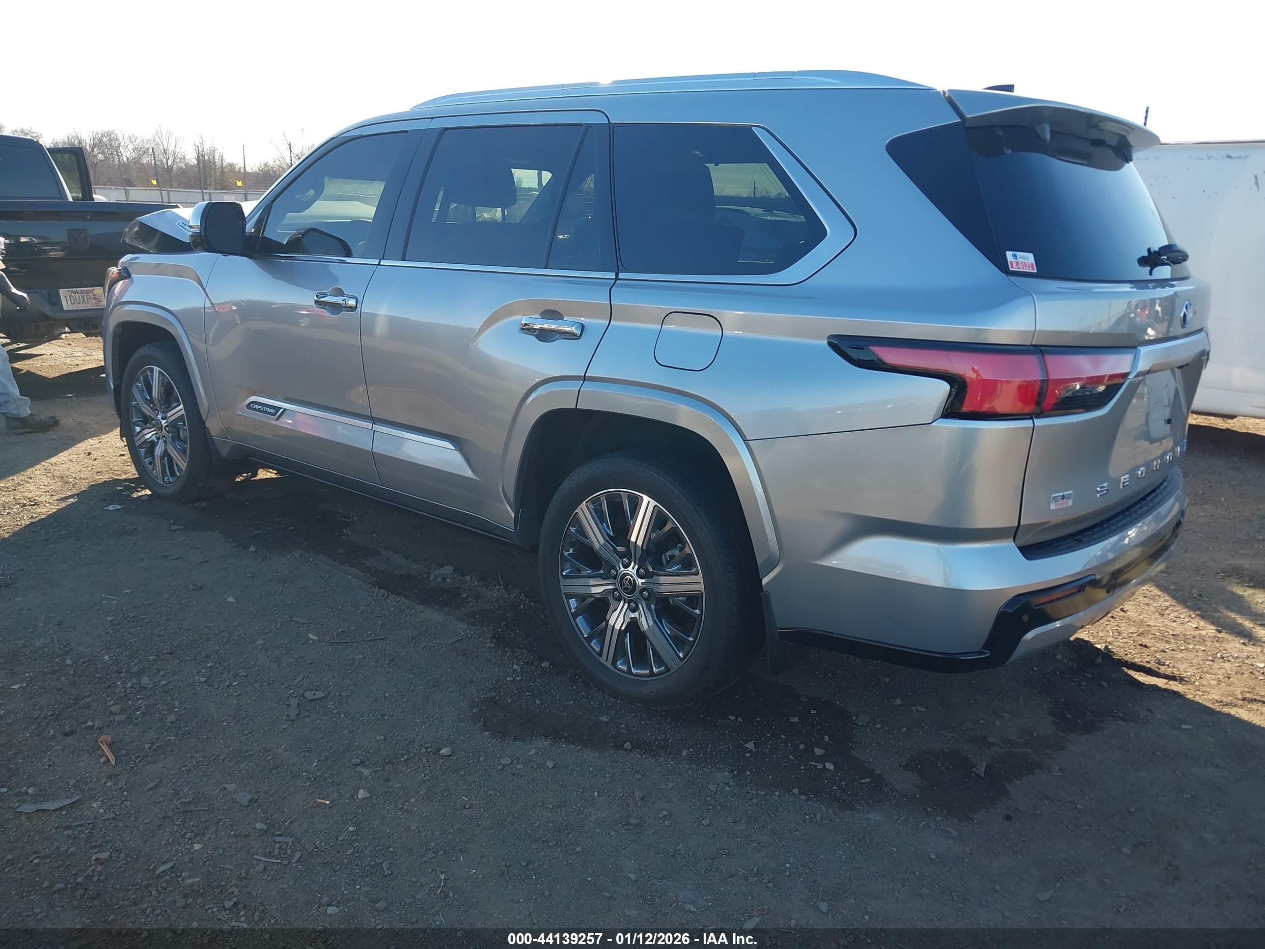 TOYOTA SEQUOIA image 3