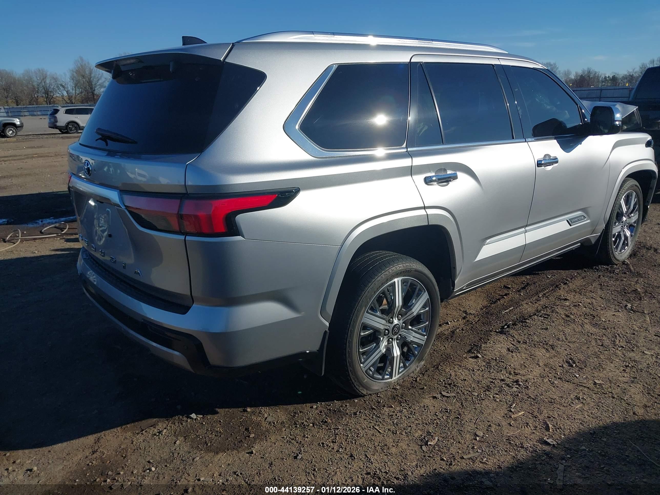 TOYOTA SEQUOIA image 4