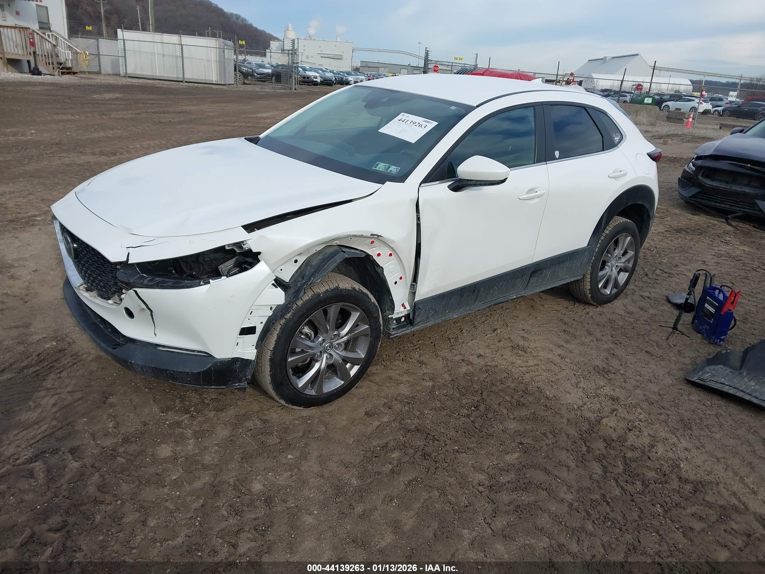 MAZDA CX-30 image 2