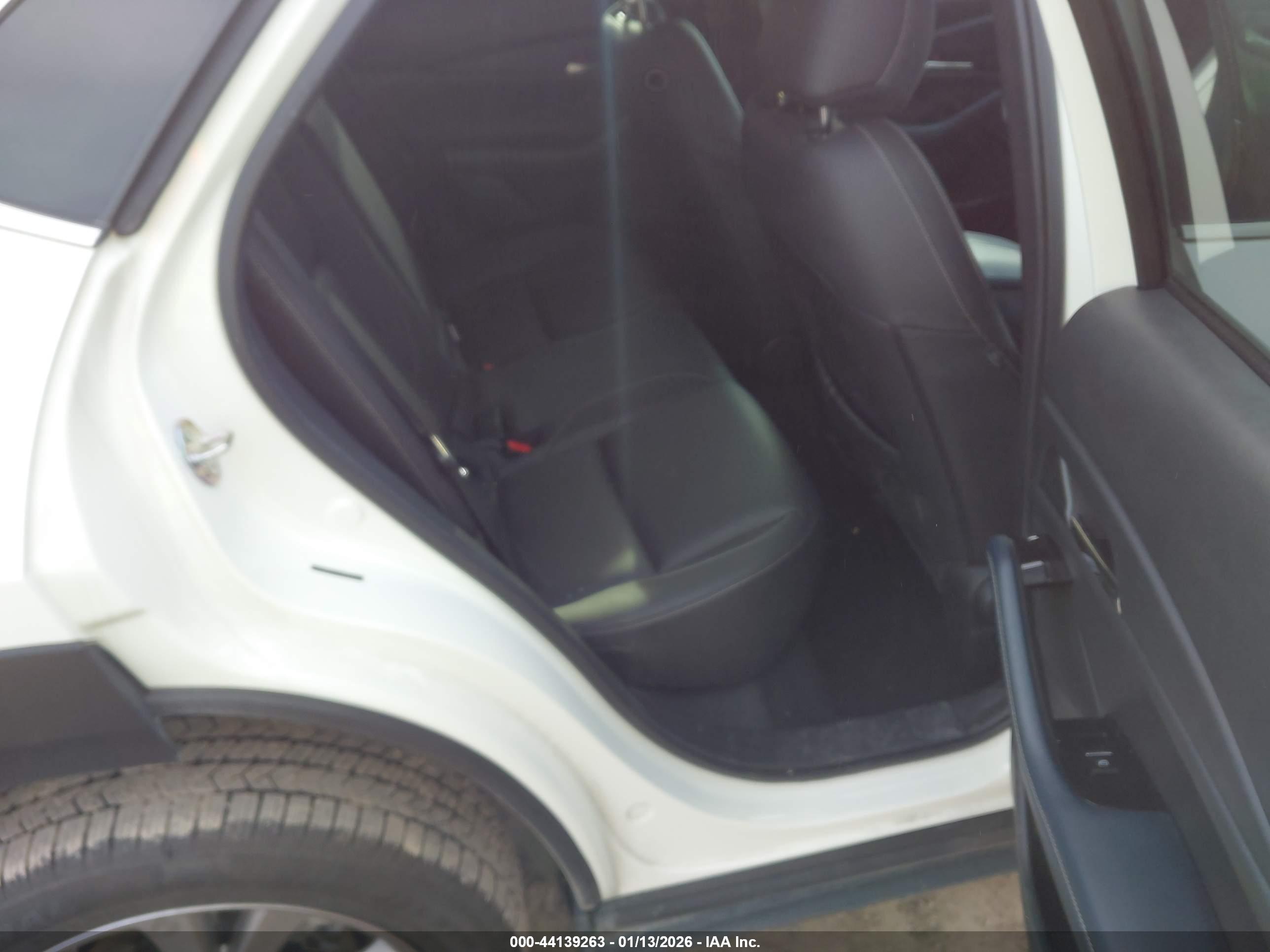 MAZDA CX-30 image 8