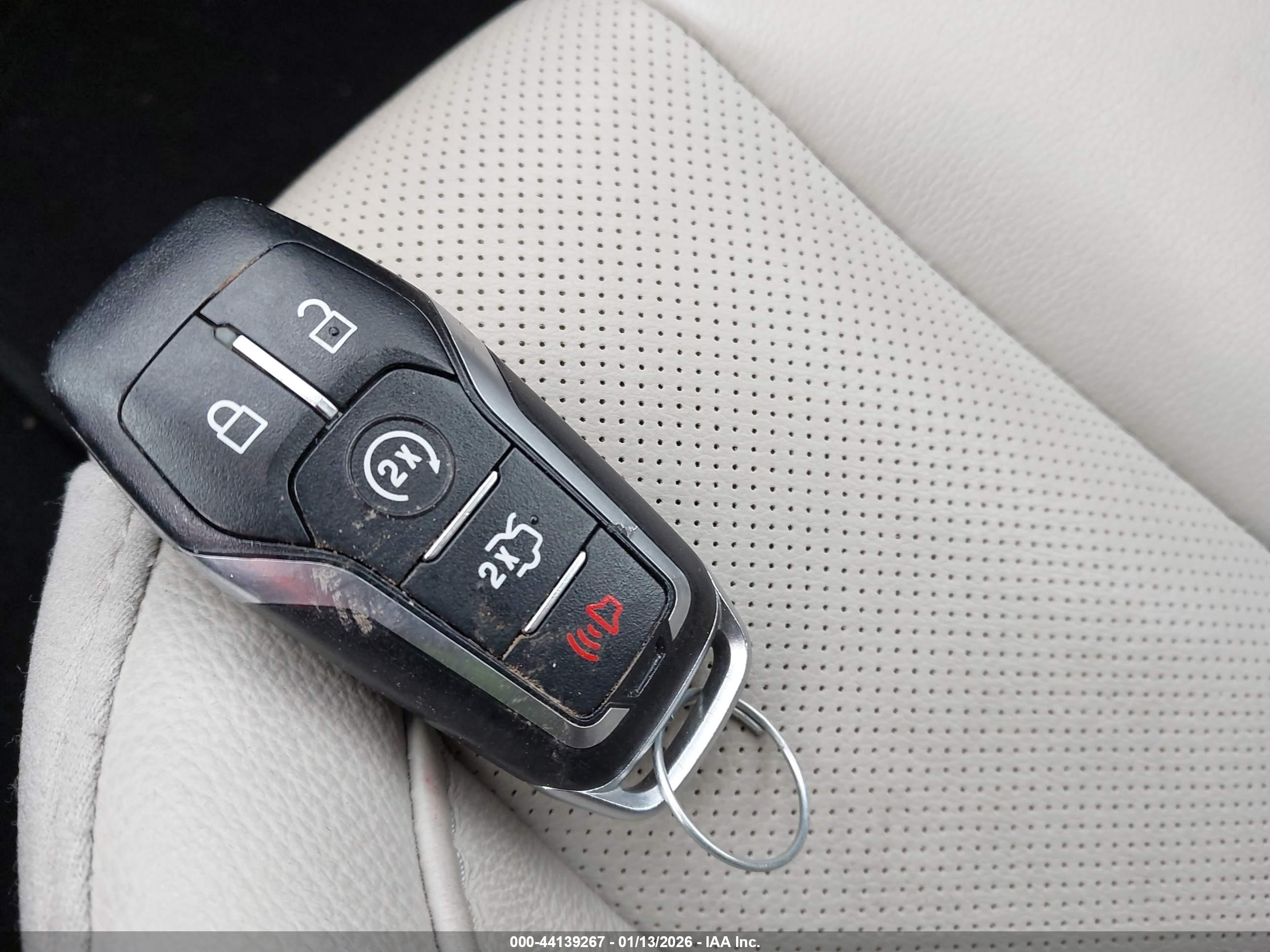 FORD FUSION image 11