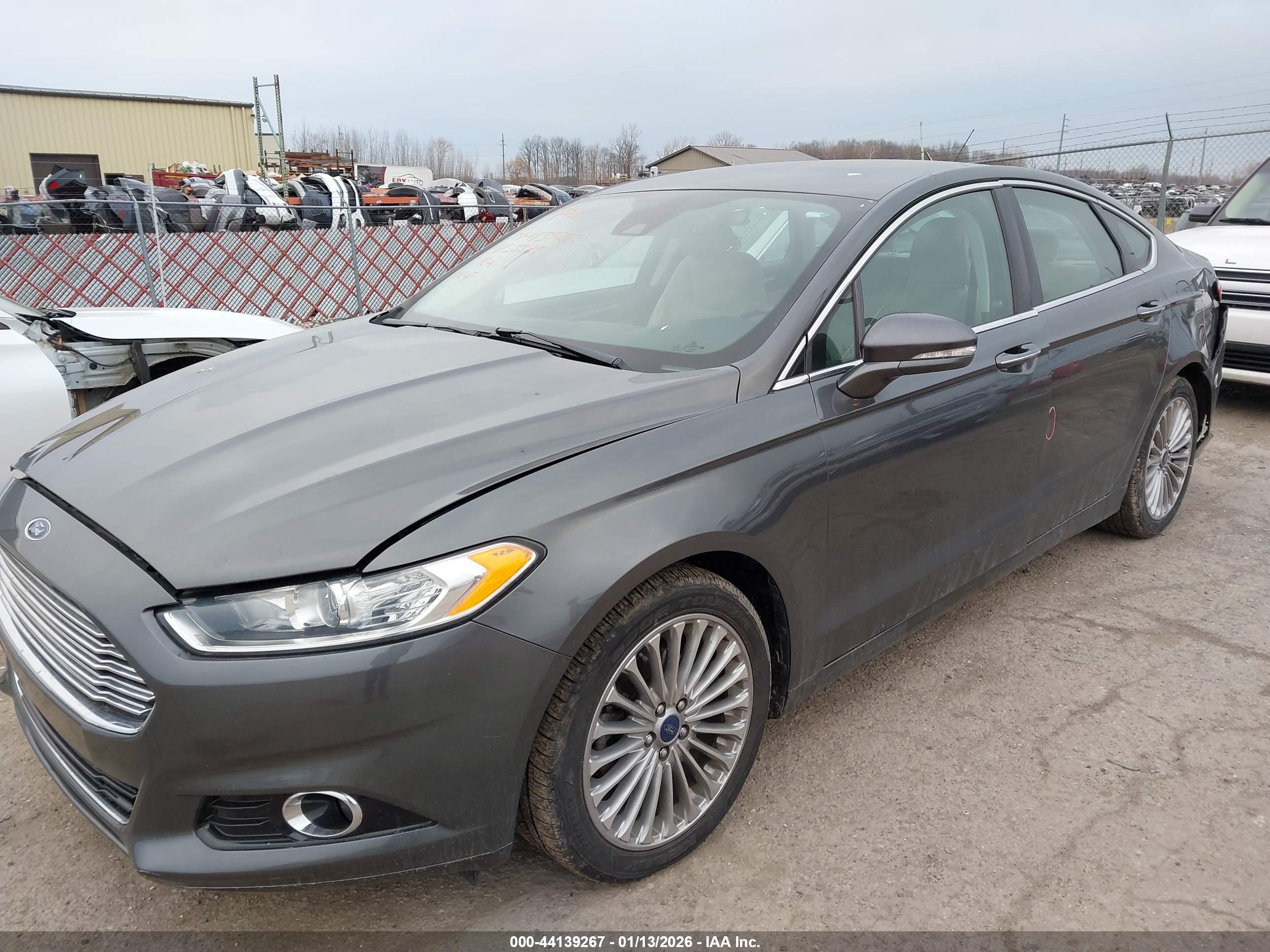 FORD FUSION image 2