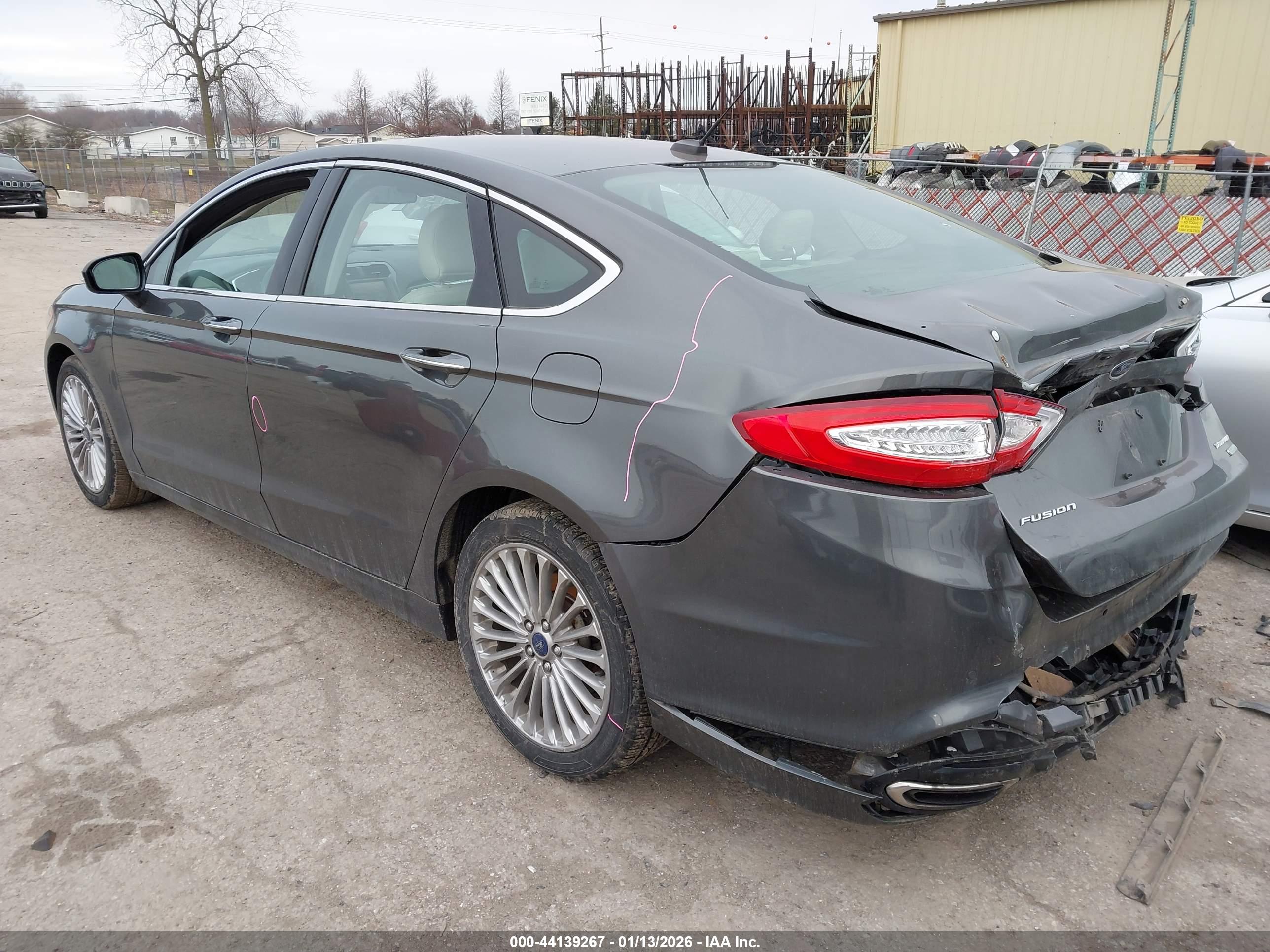 FORD FUSION image 3