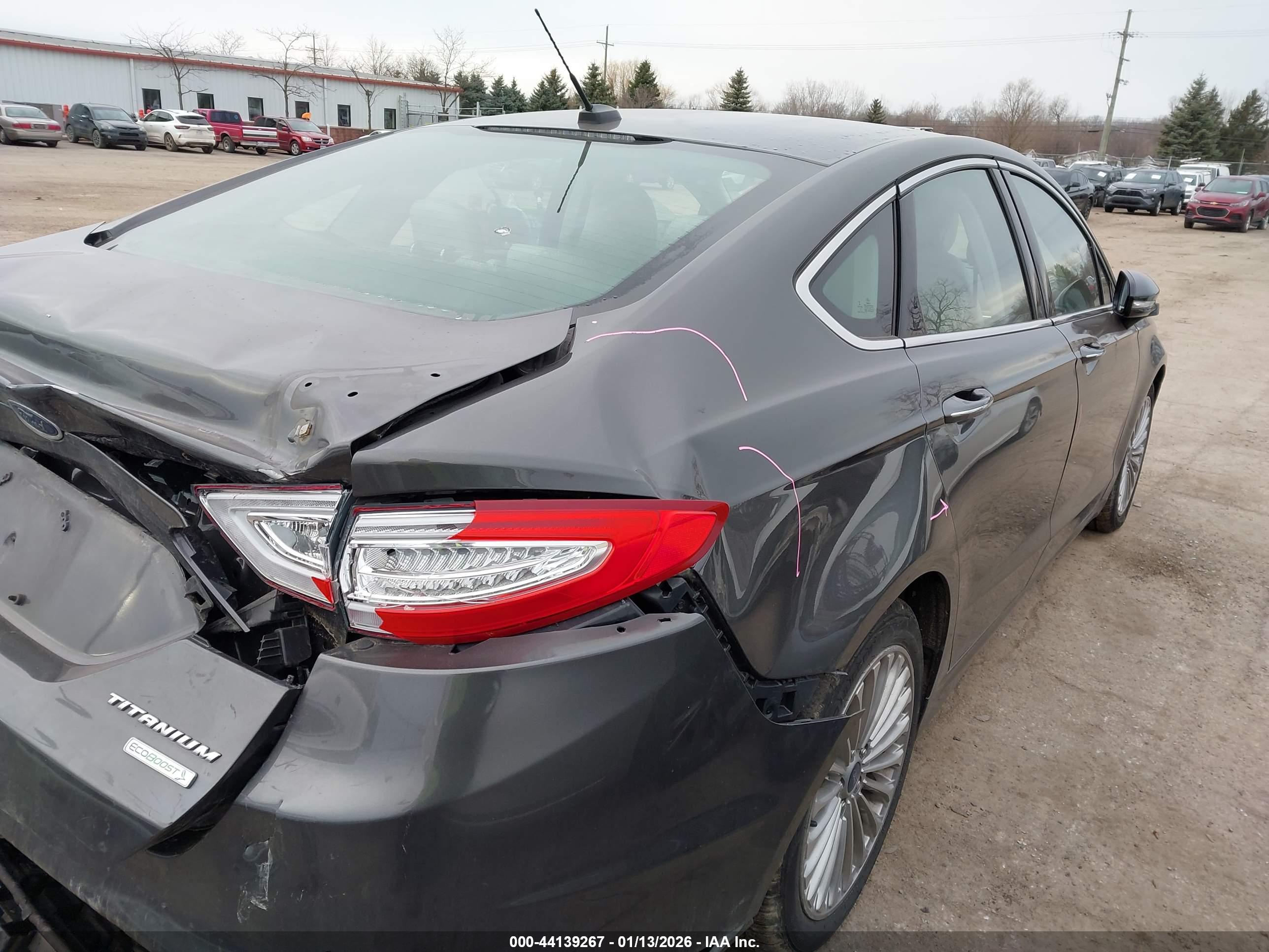 FORD FUSION image 4