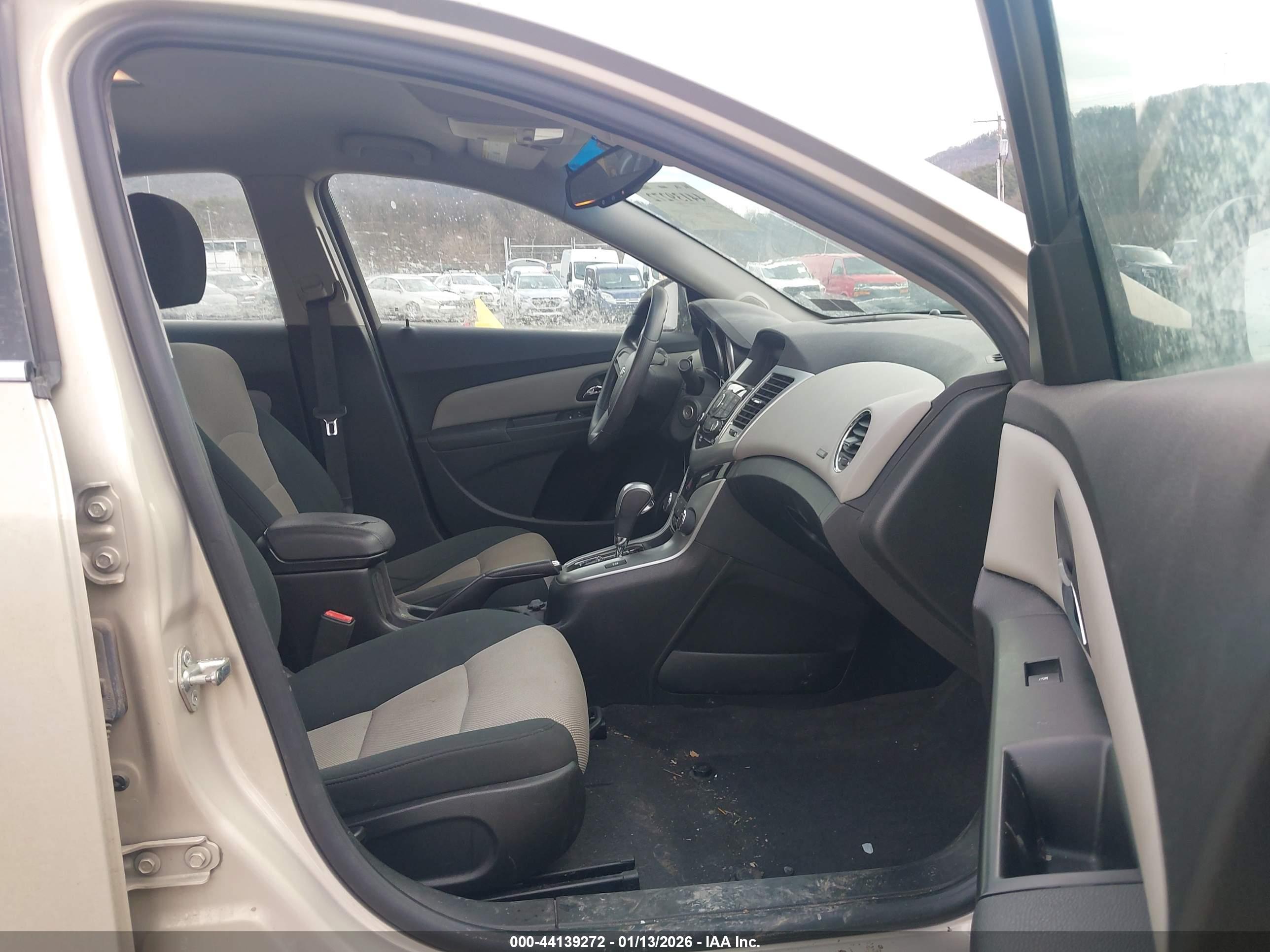 CHEVROLET CRUZE image 5
