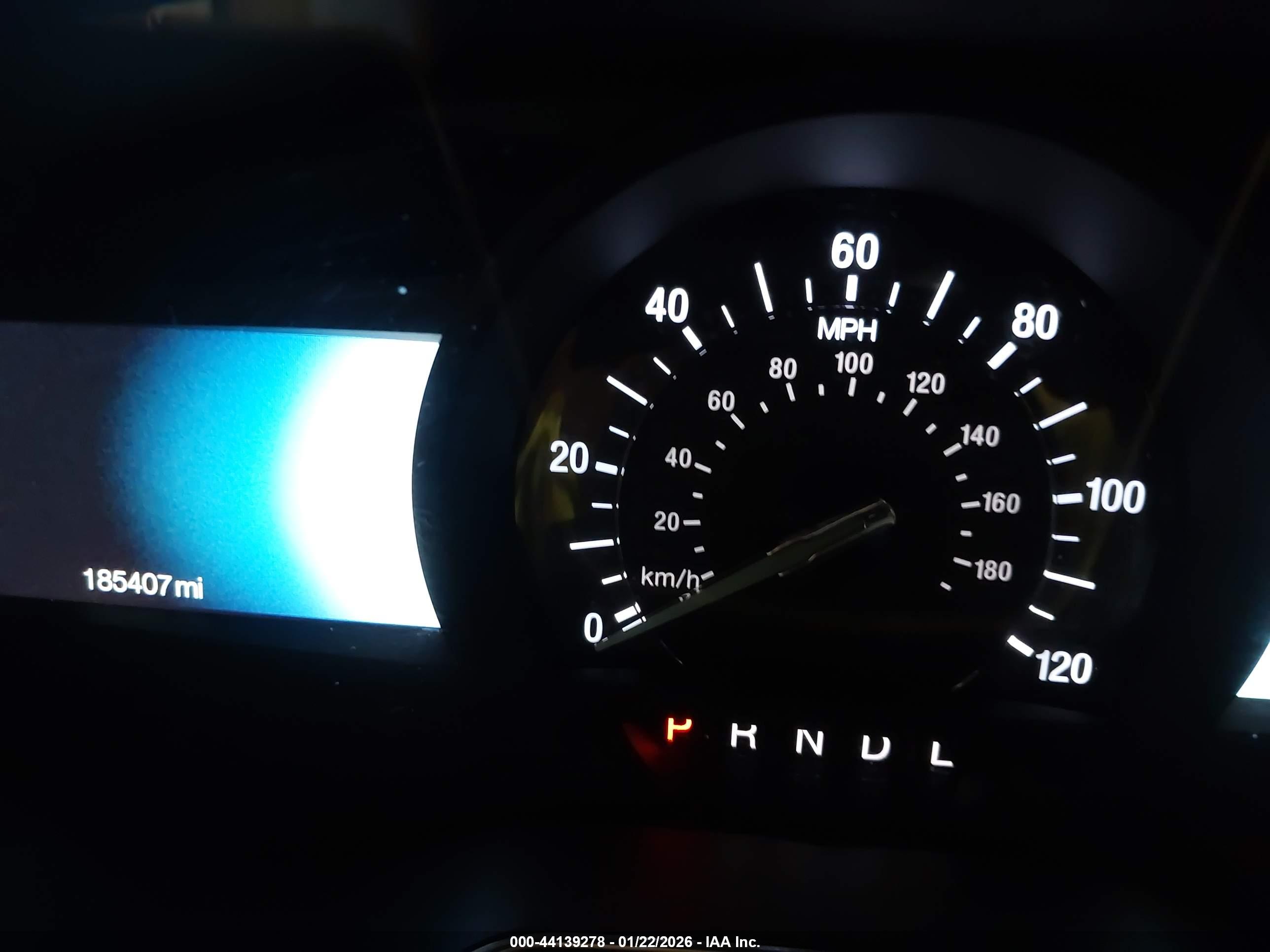 FORD FUSION image 7