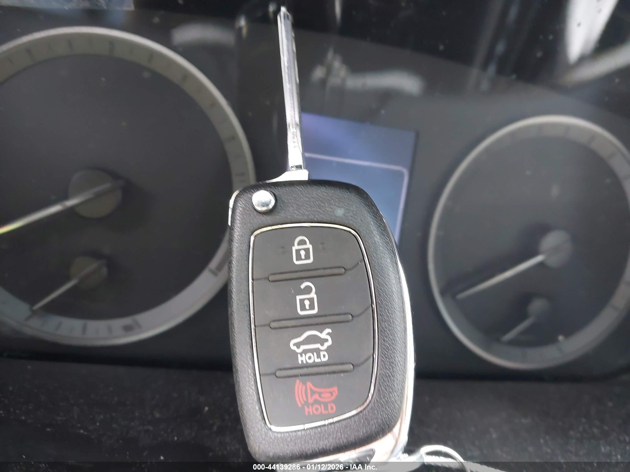 HYUNDAI SONATA image 11