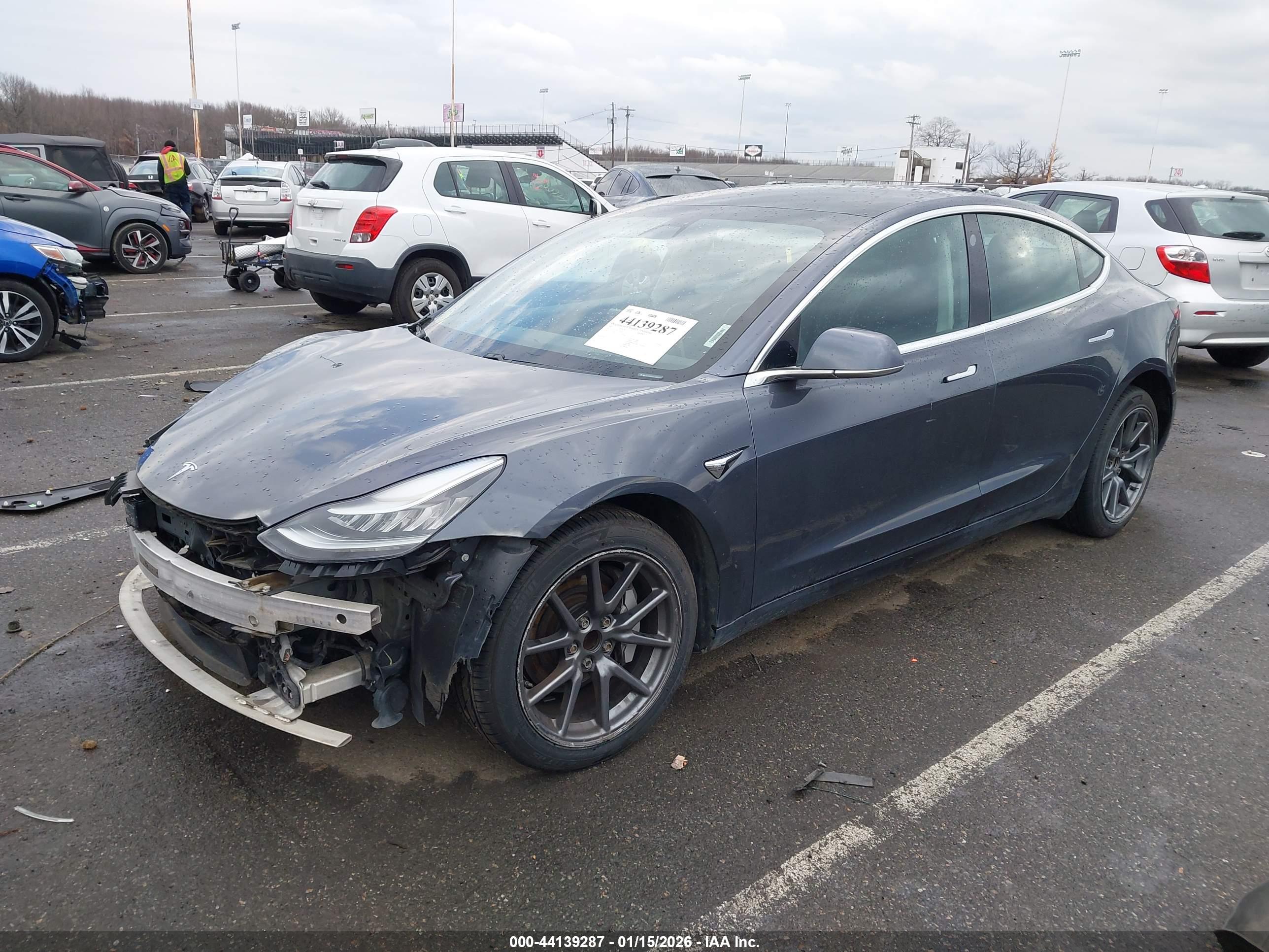 TESLA MODEL image 2