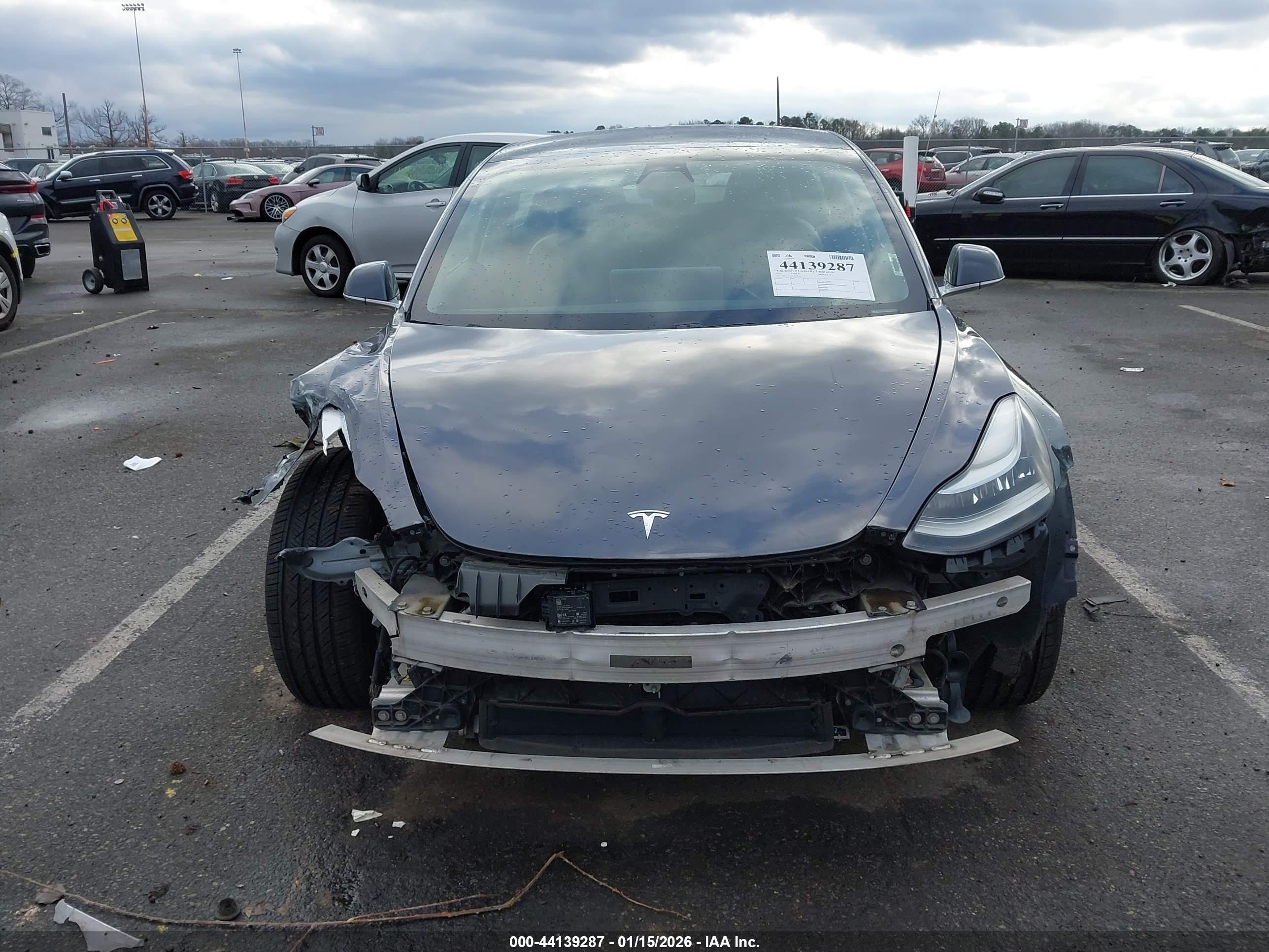 TESLA MODEL image 6