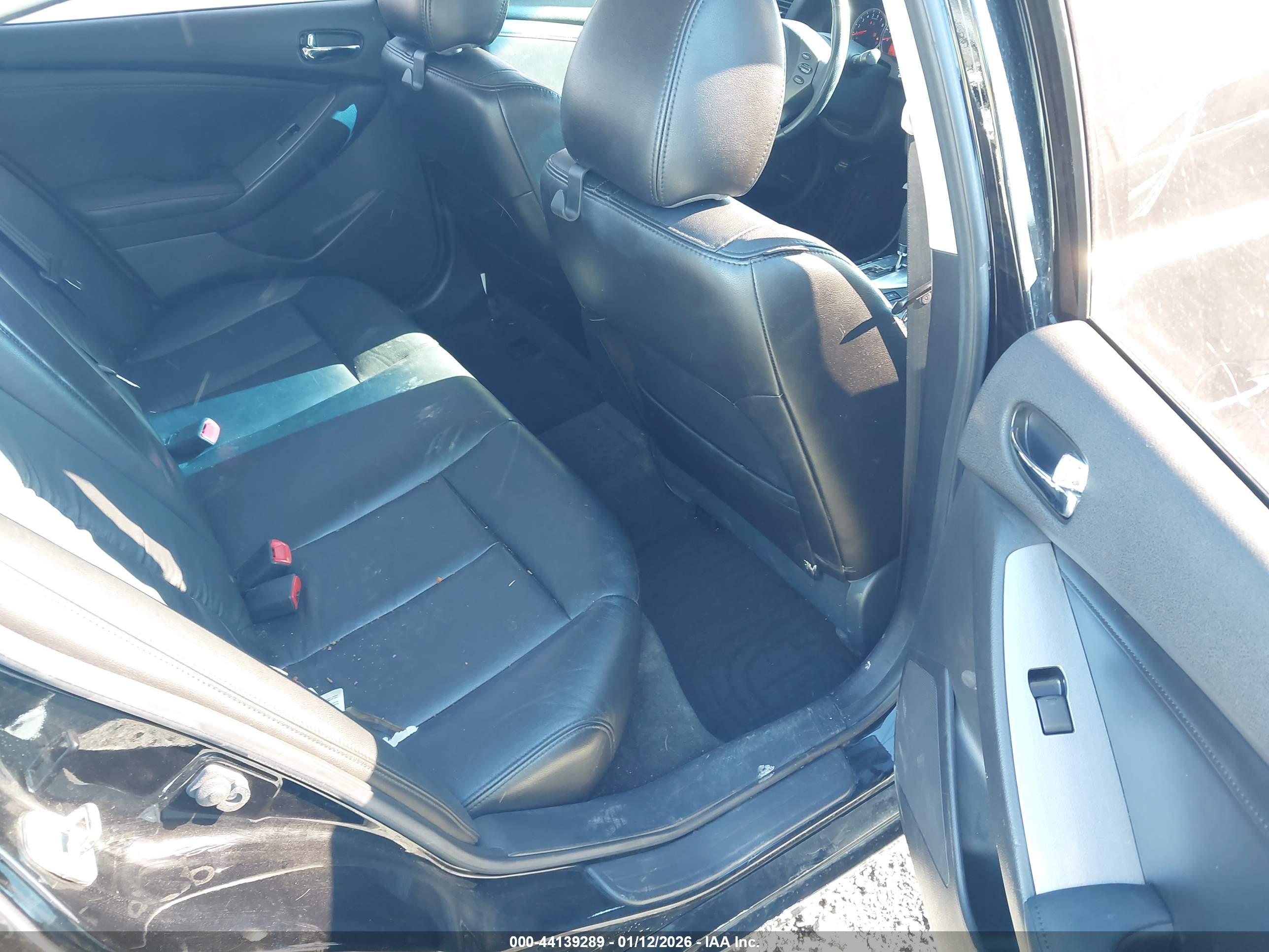 NISSAN ALTIMA image 8