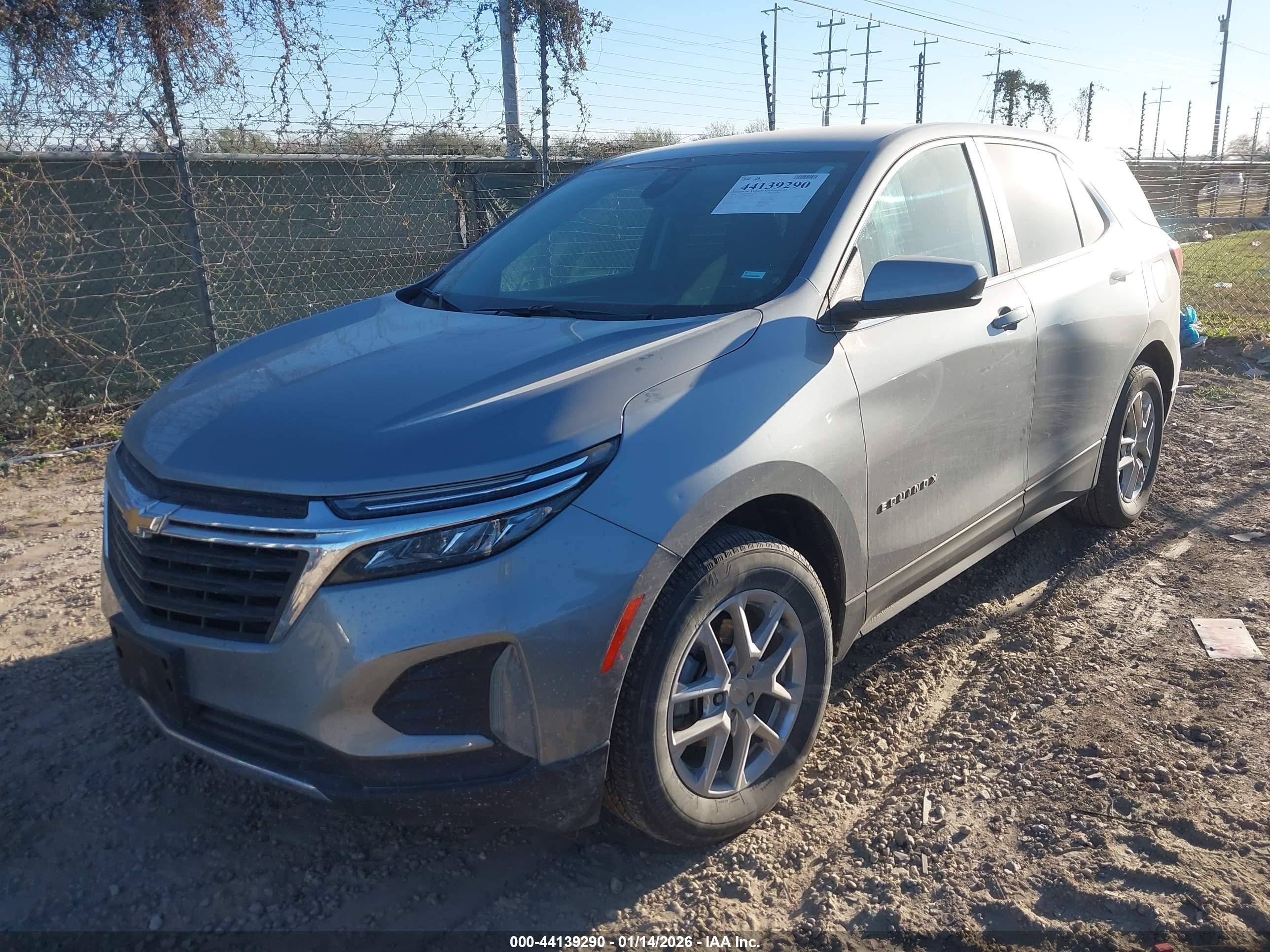 CHEVROLET EQUINOX image 2