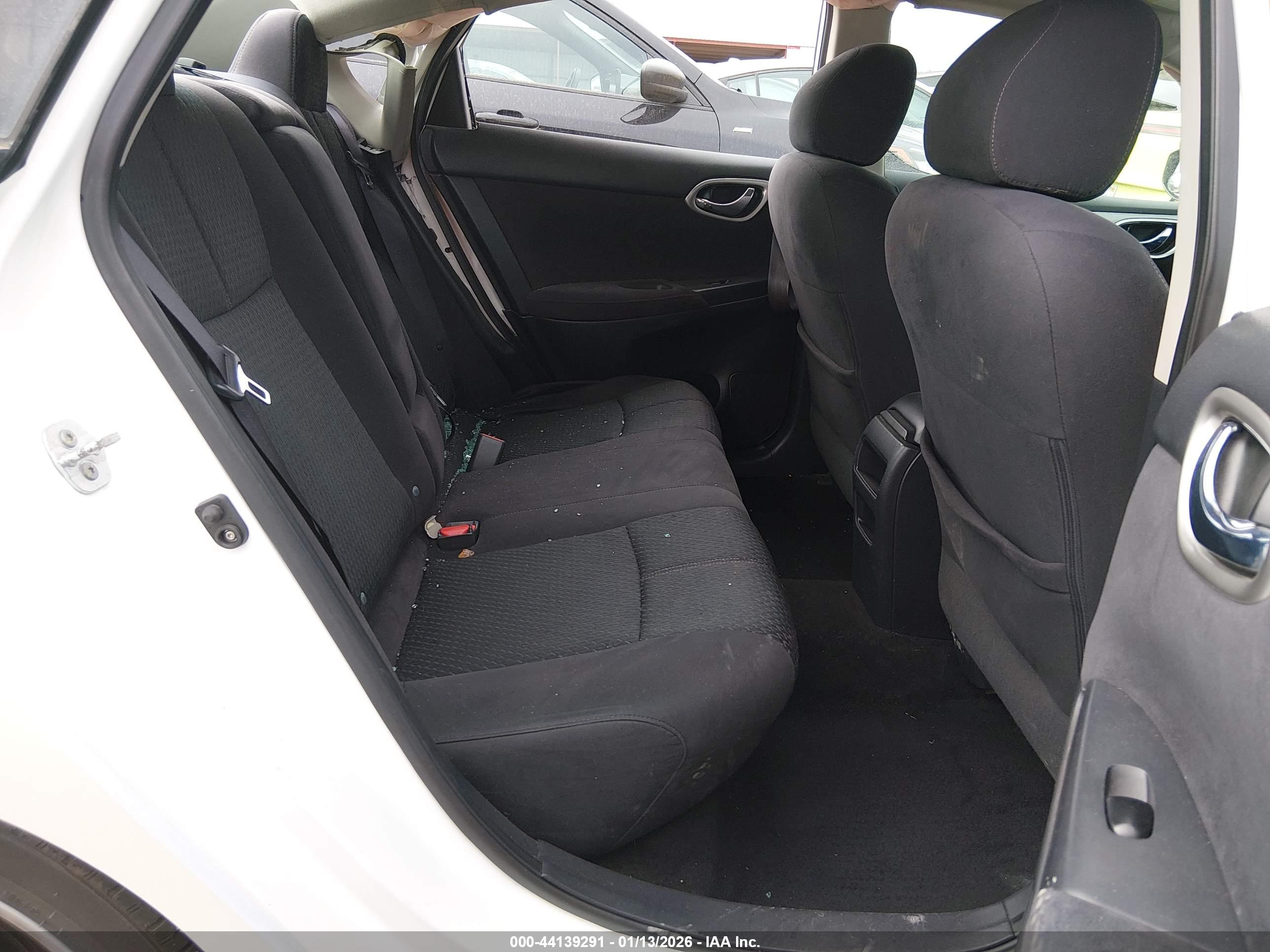 NISSAN SENTRA image 8