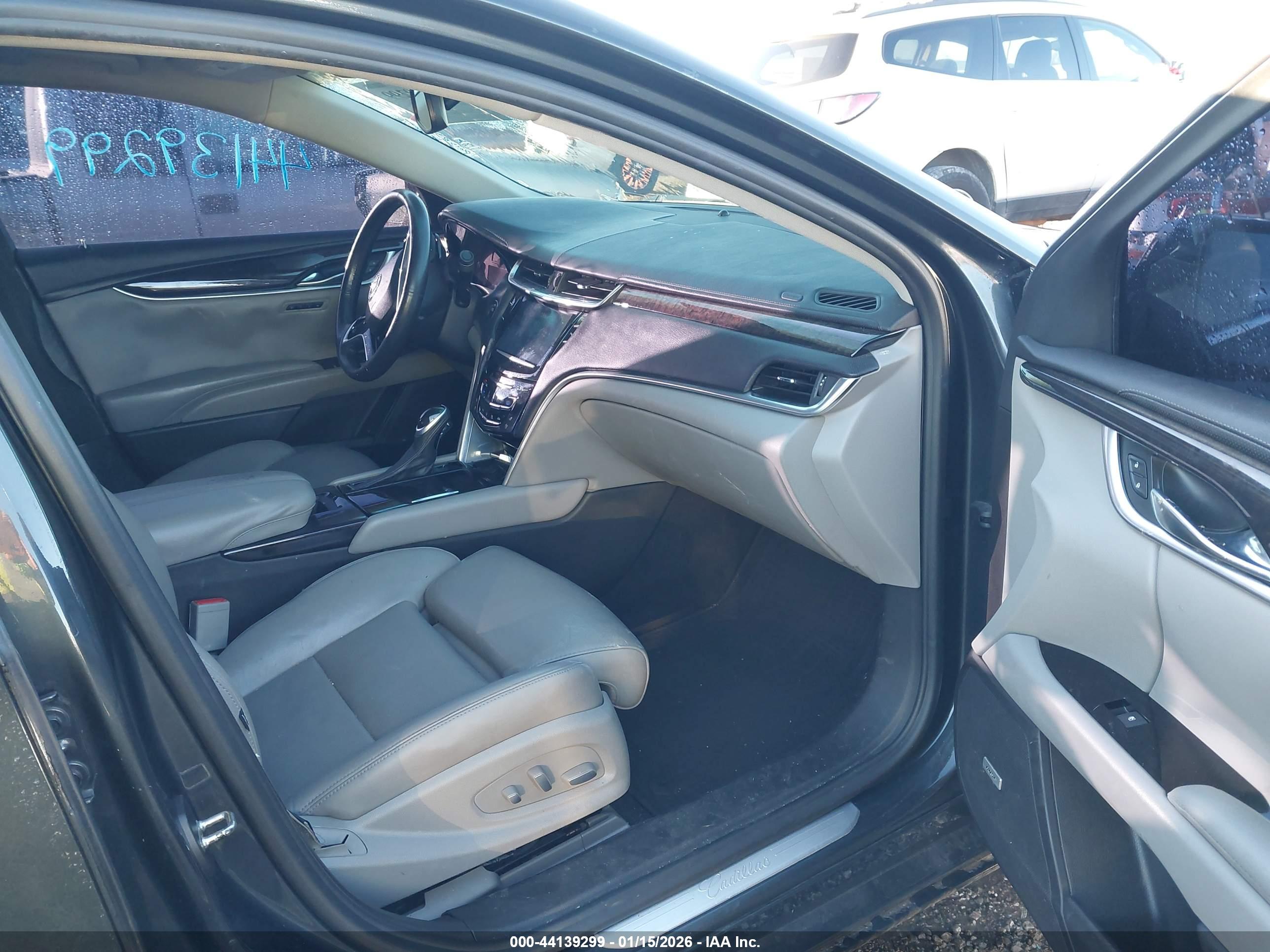 CADILLAC XTS image 5