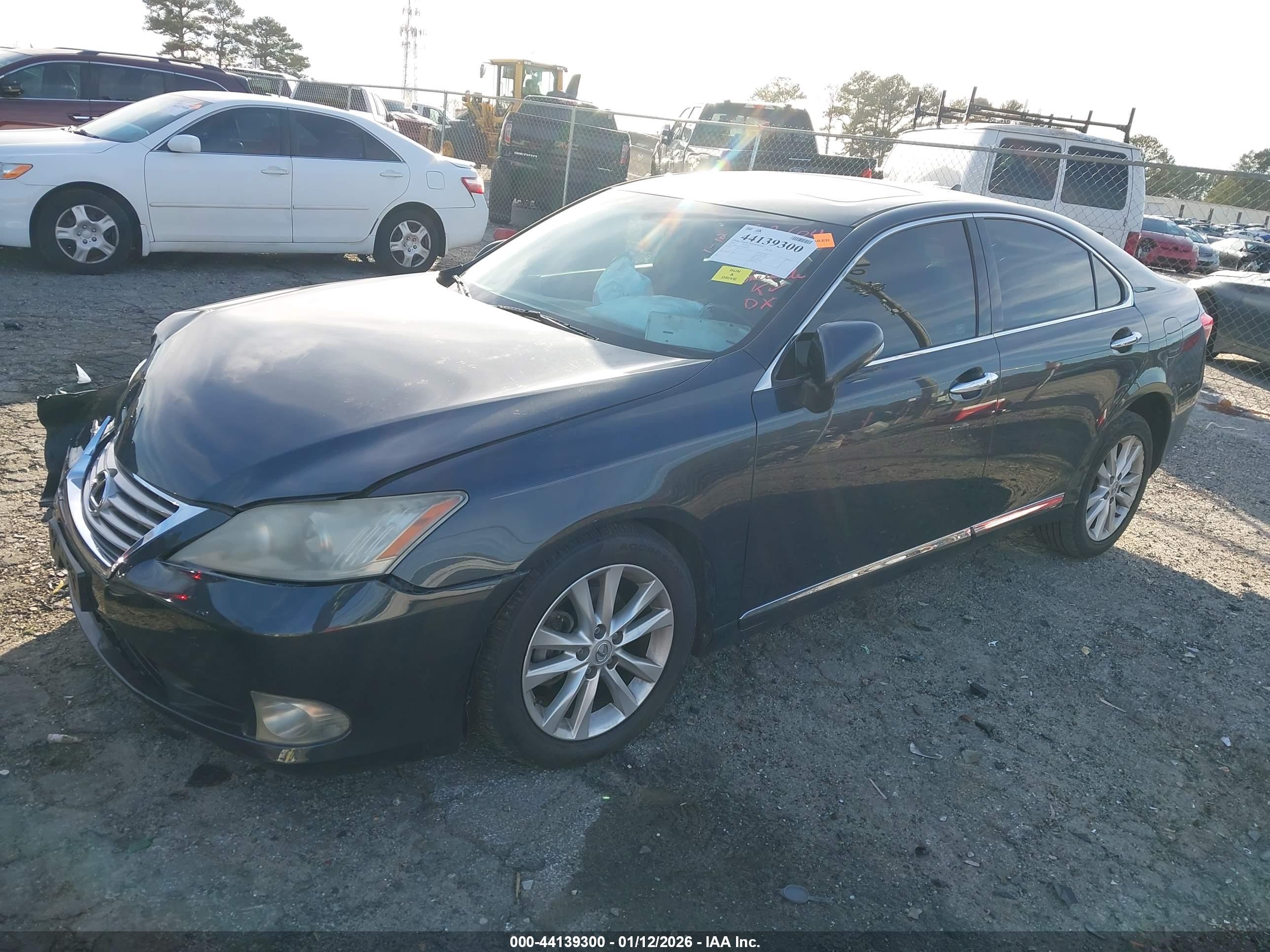 LEXUS ES image 2