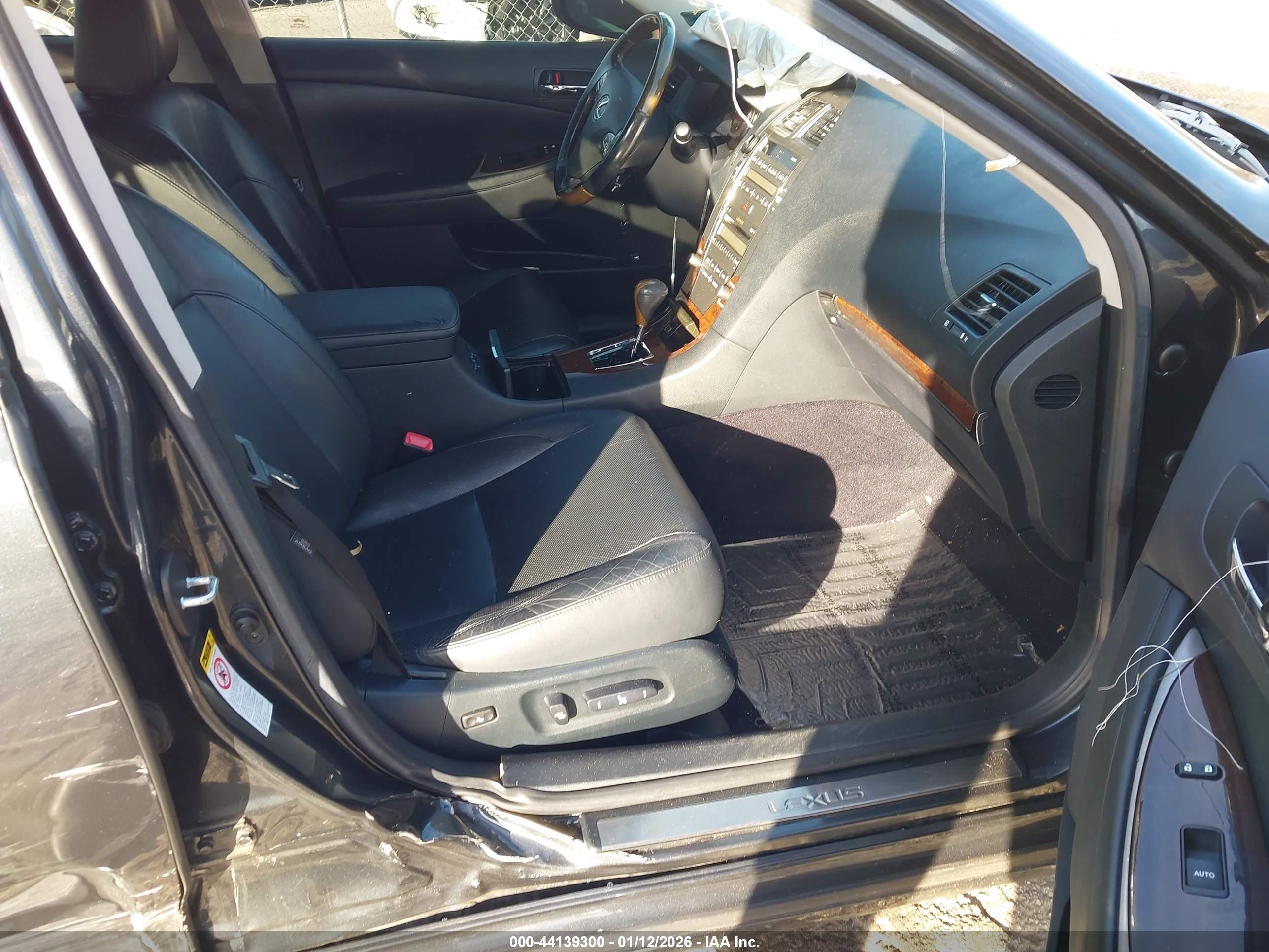 LEXUS ES image 5