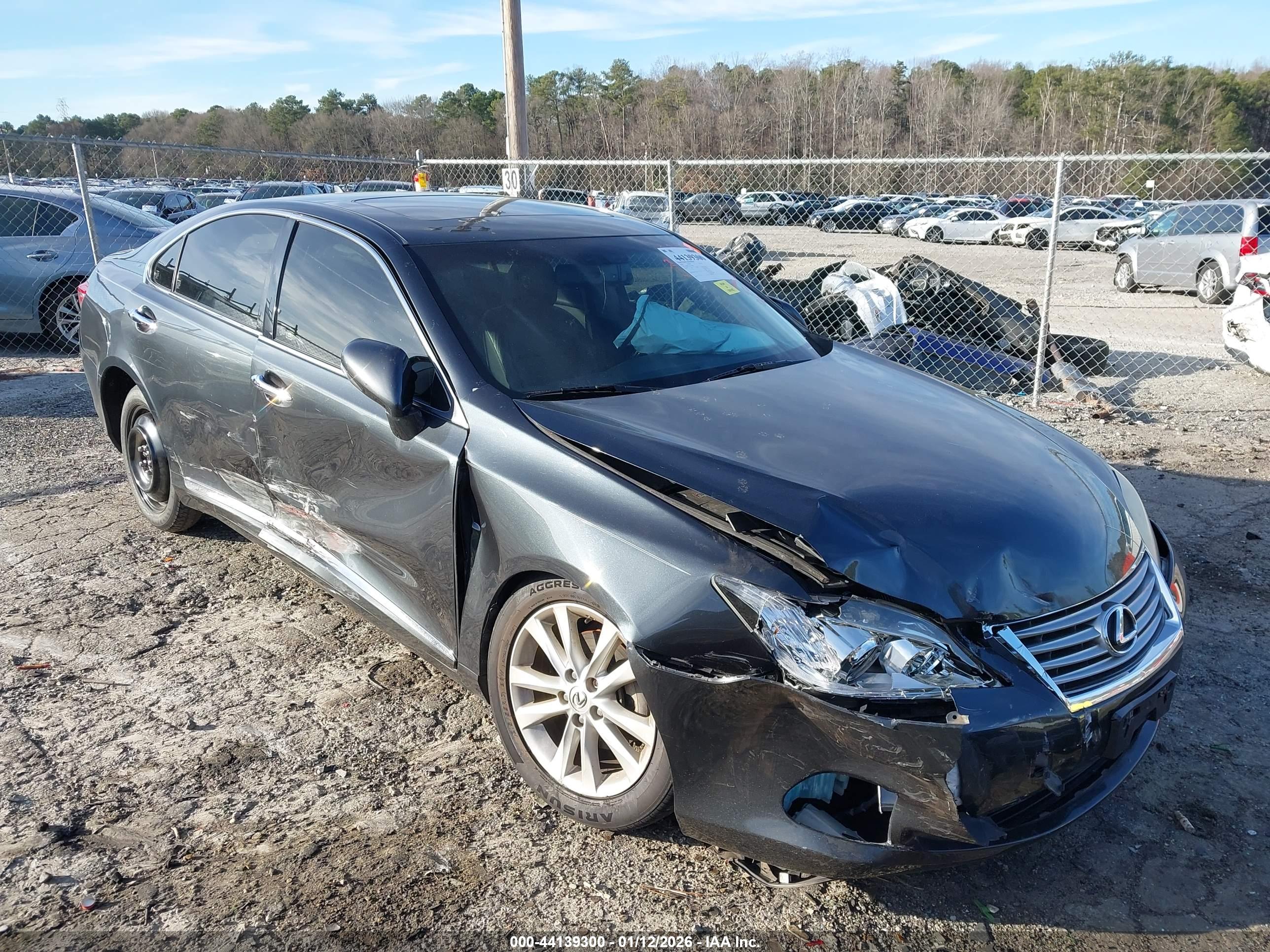 LEXUS ES image 6