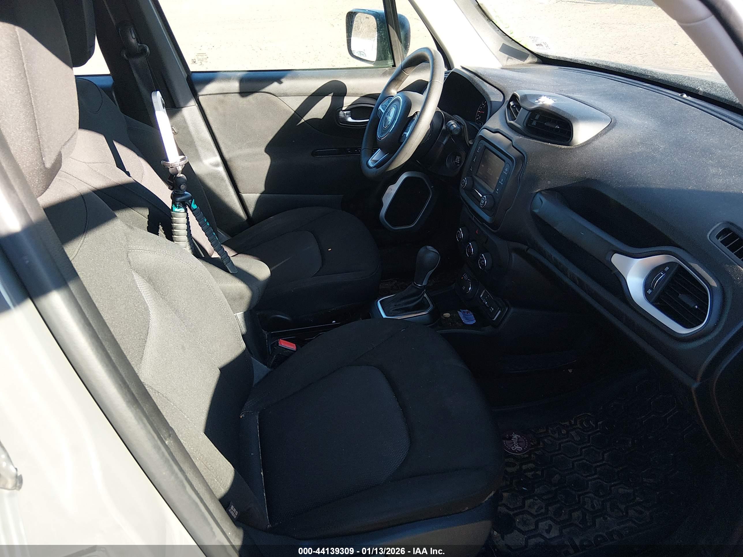 JEEP RENEGADE image 5