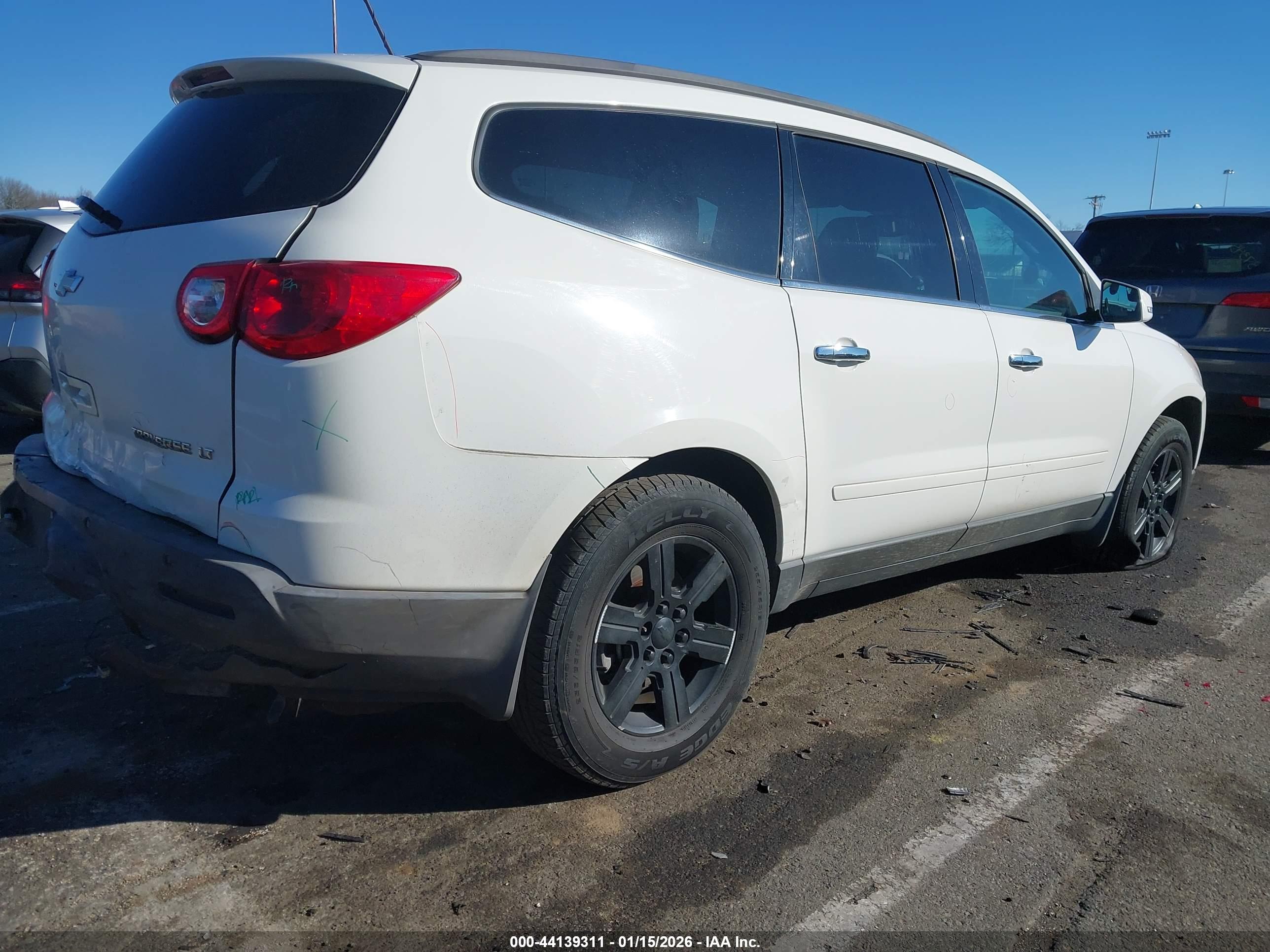 CHEVROLET TRAVERSE image 4
