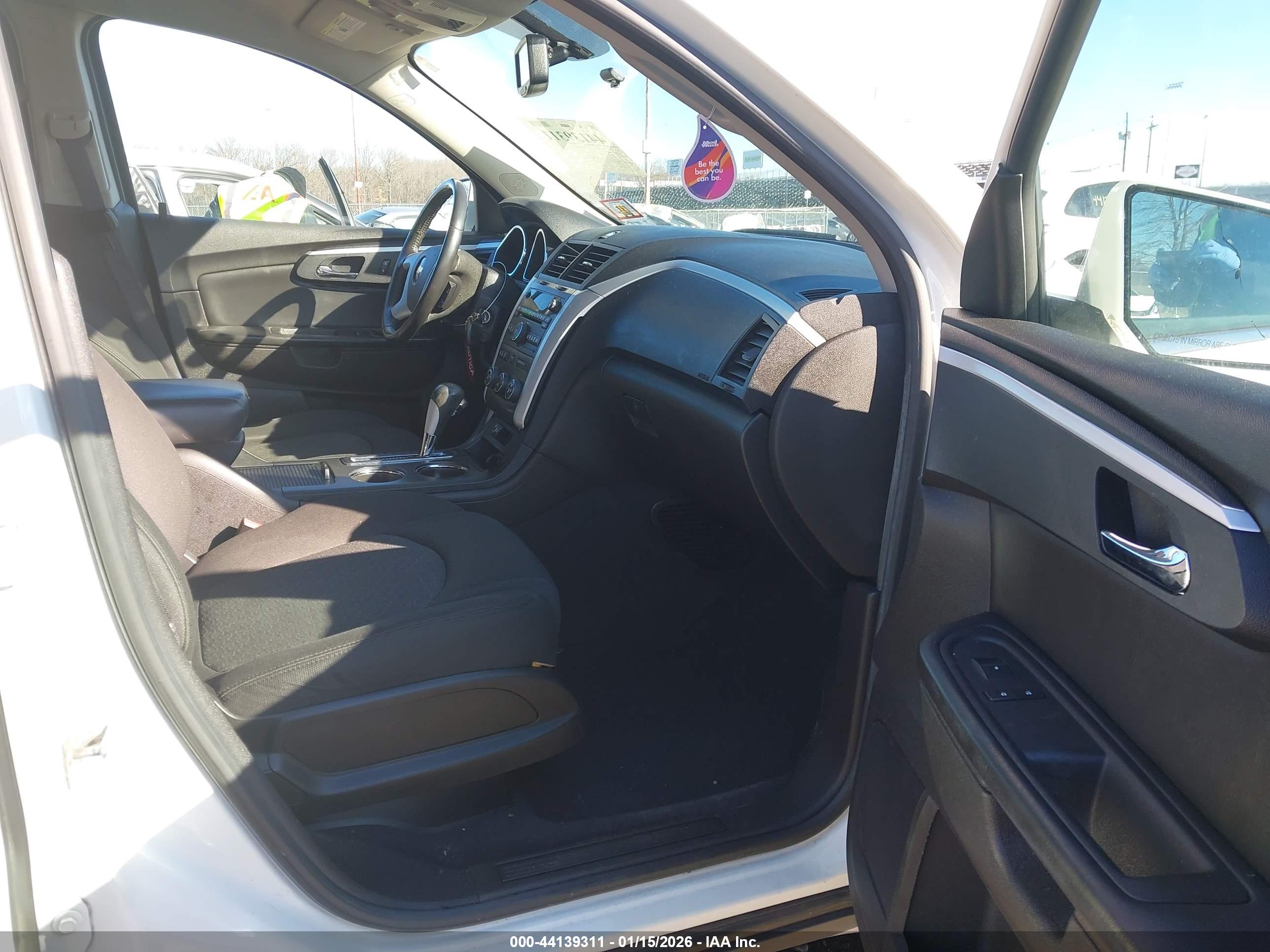 CHEVROLET TRAVERSE image 5