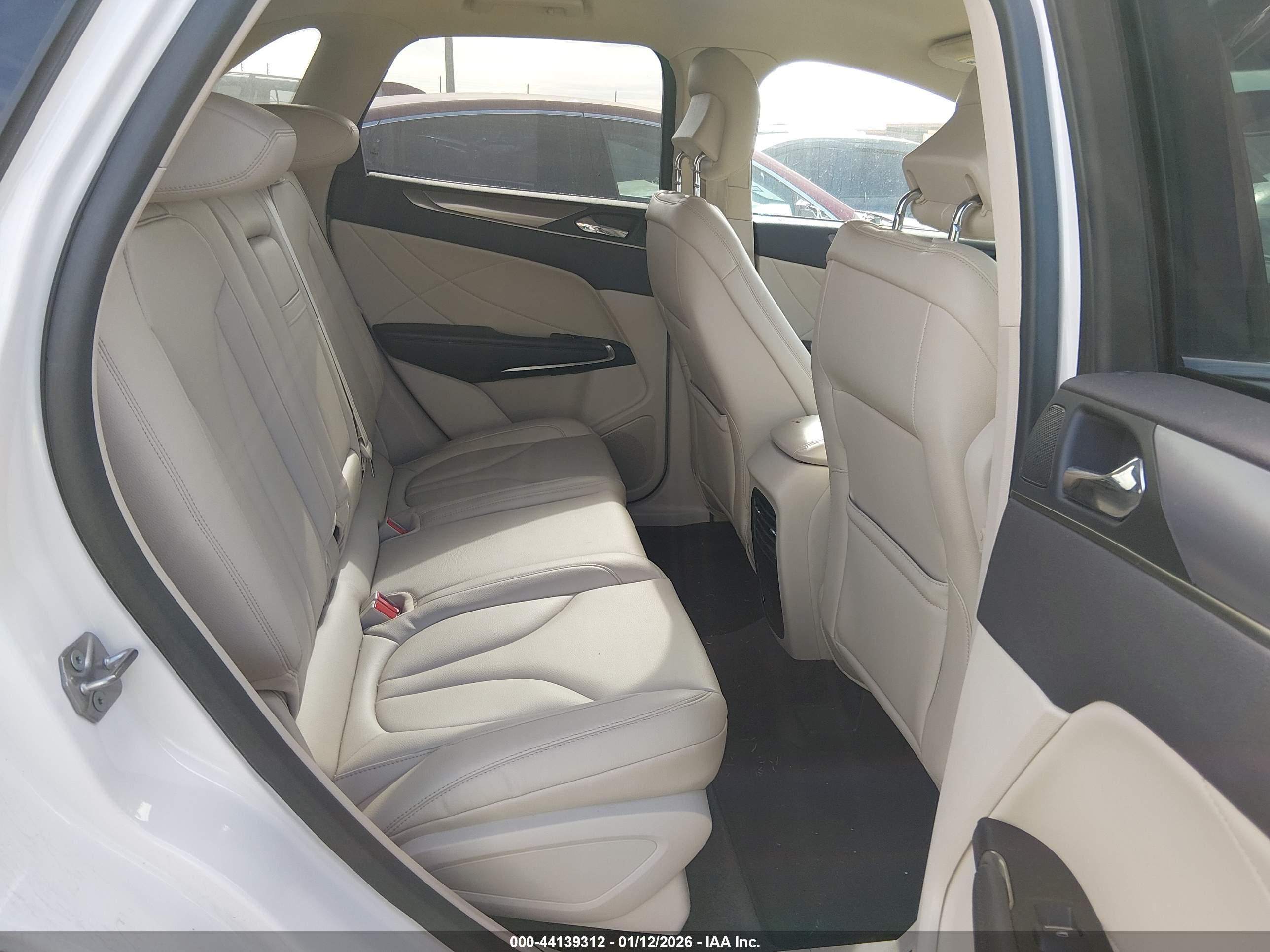 LINCOLN MKC image 8