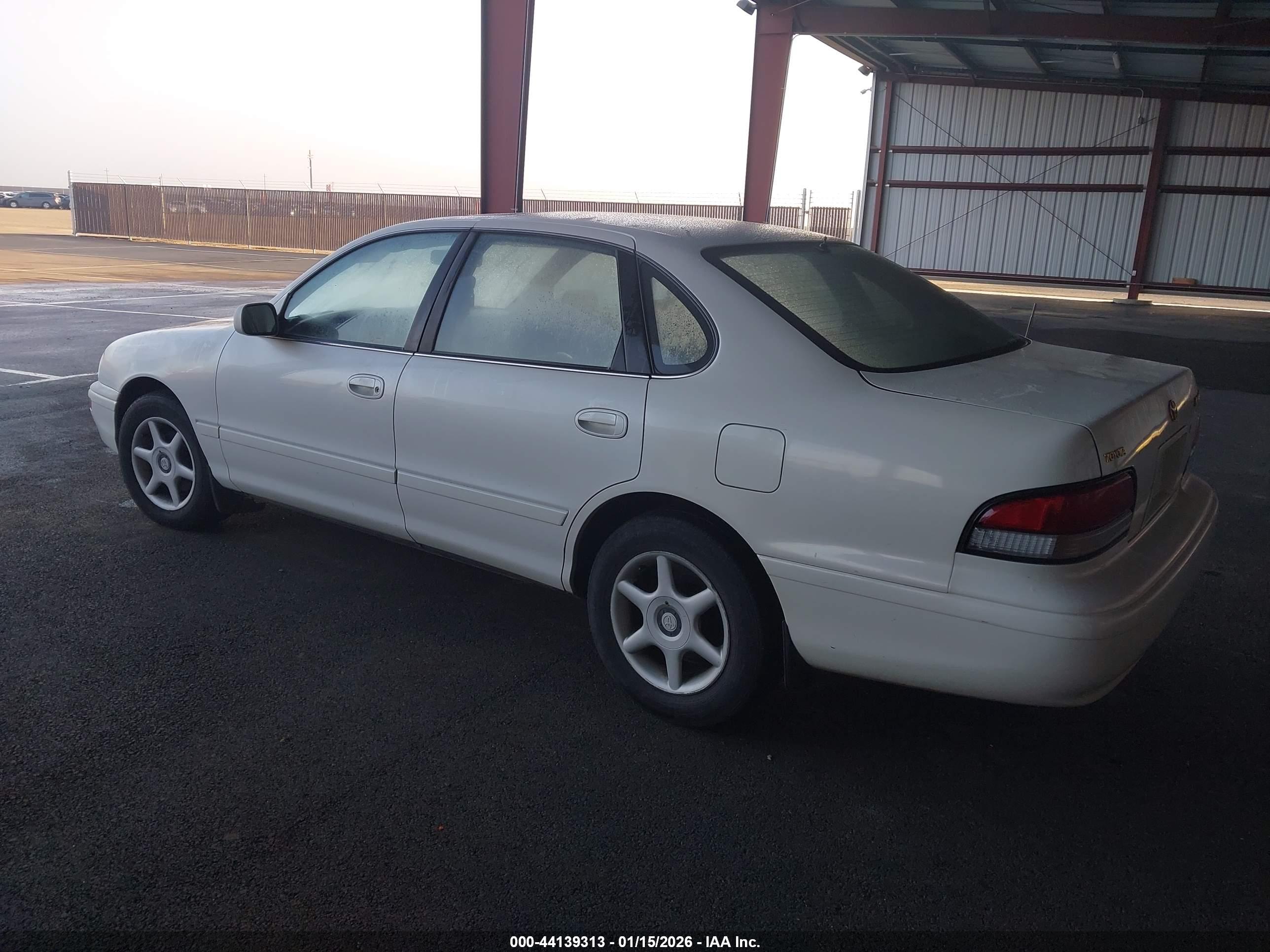 TOYOTA AVALON image 3