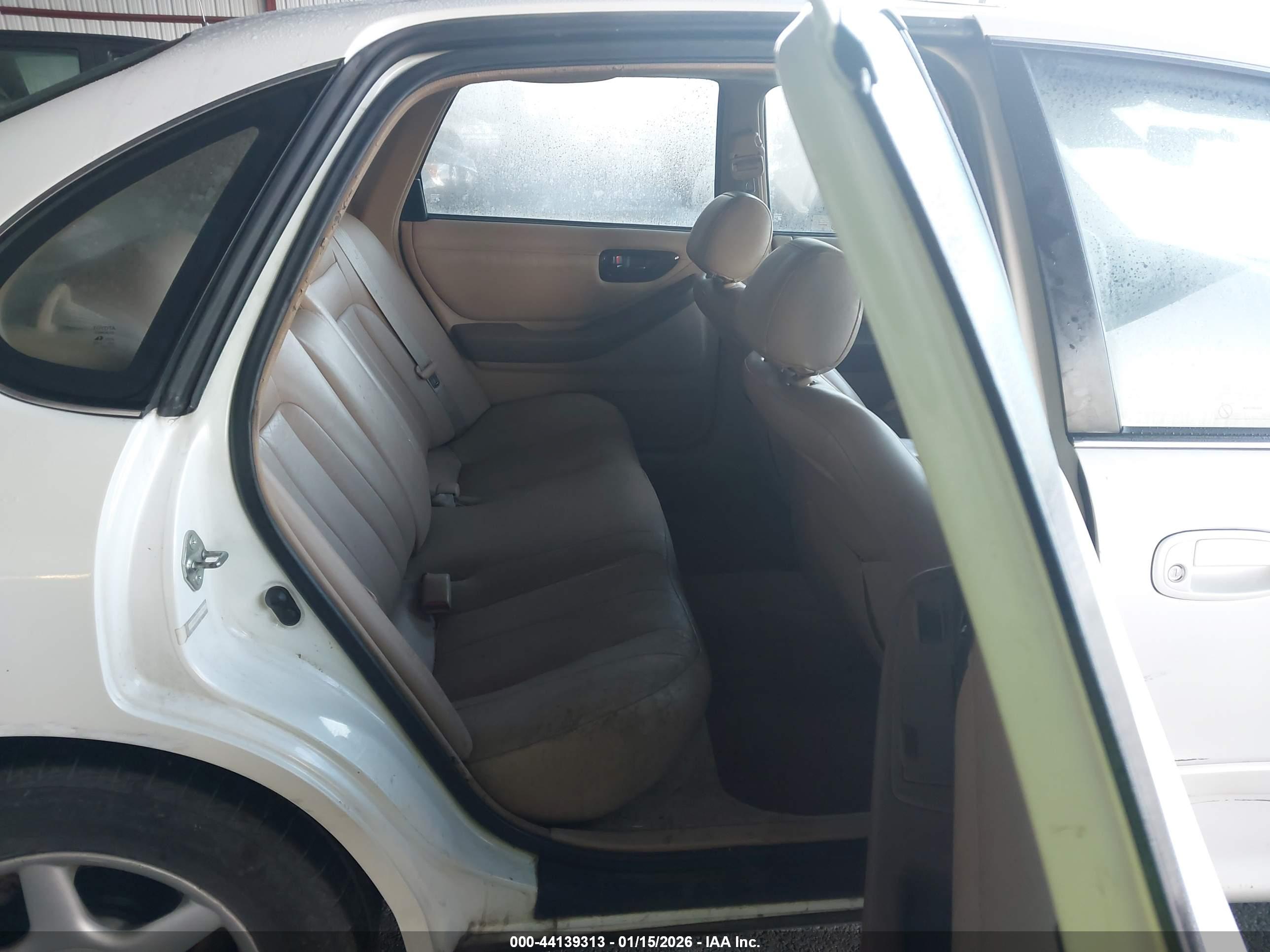 TOYOTA AVALON image 8