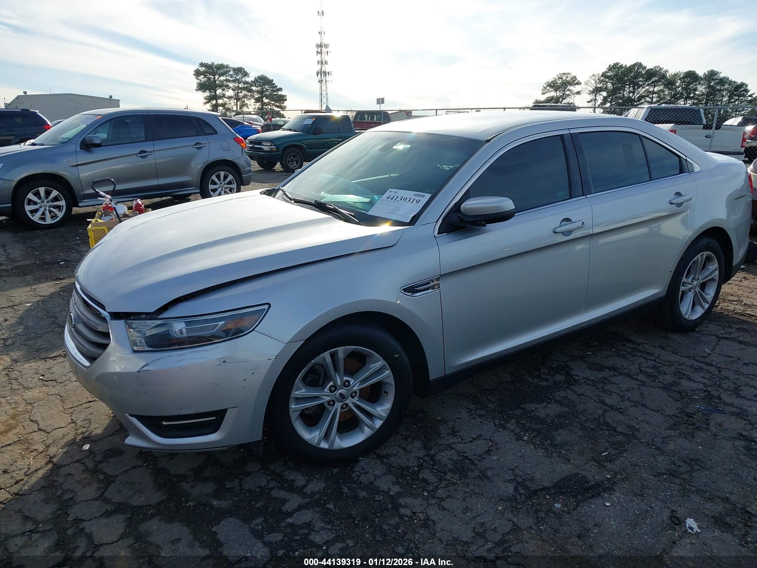 FORD TAURUS image 2