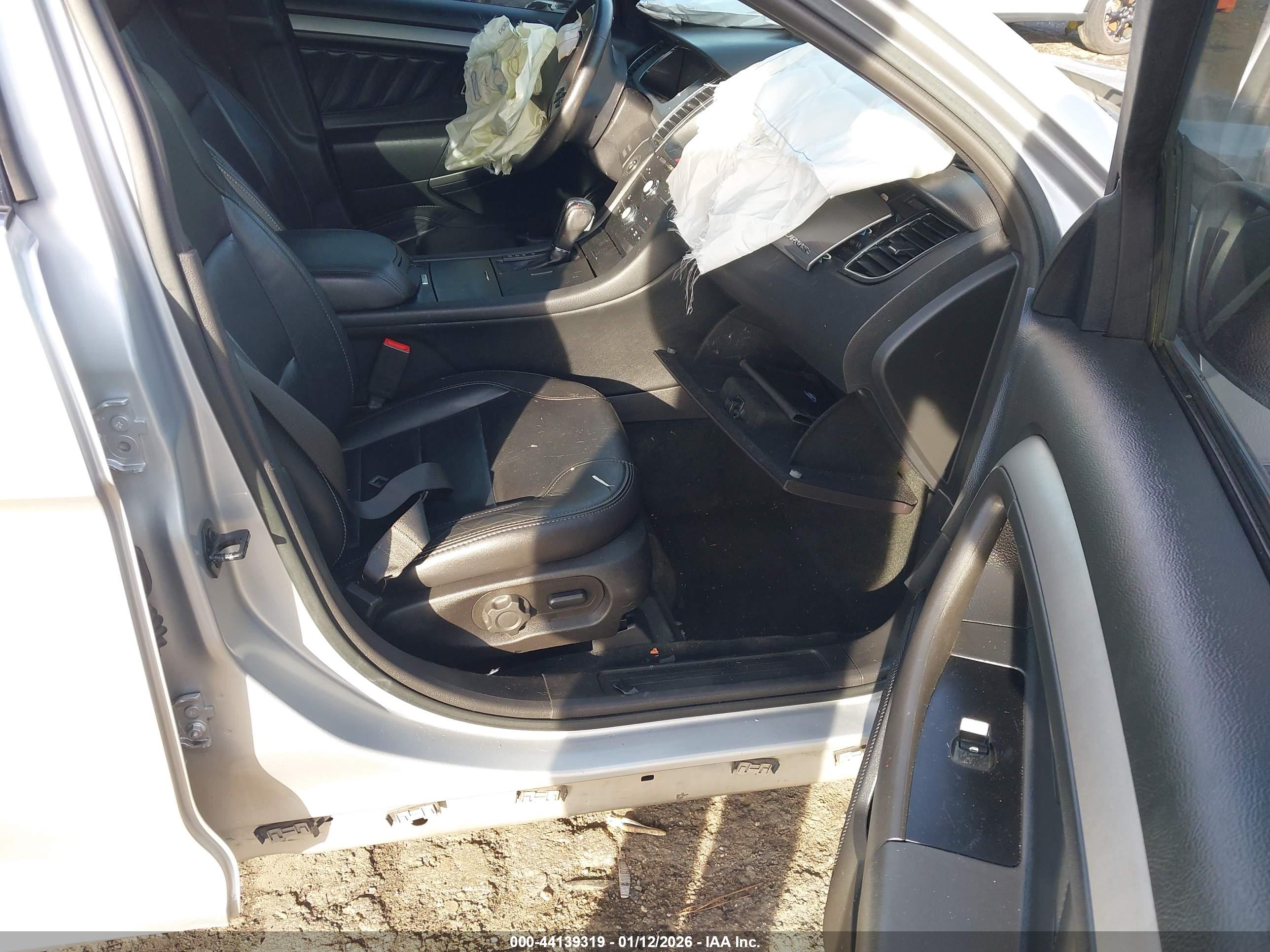 FORD TAURUS image 5