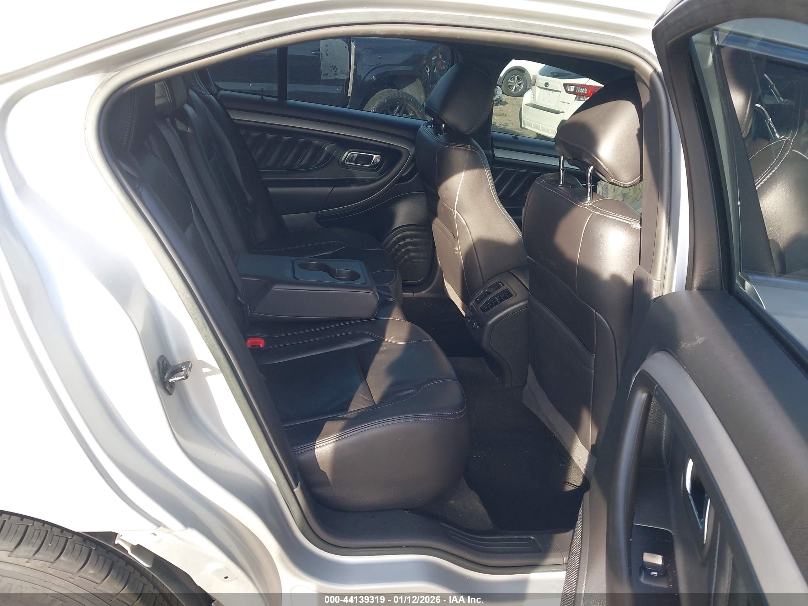 FORD TAURUS image 8