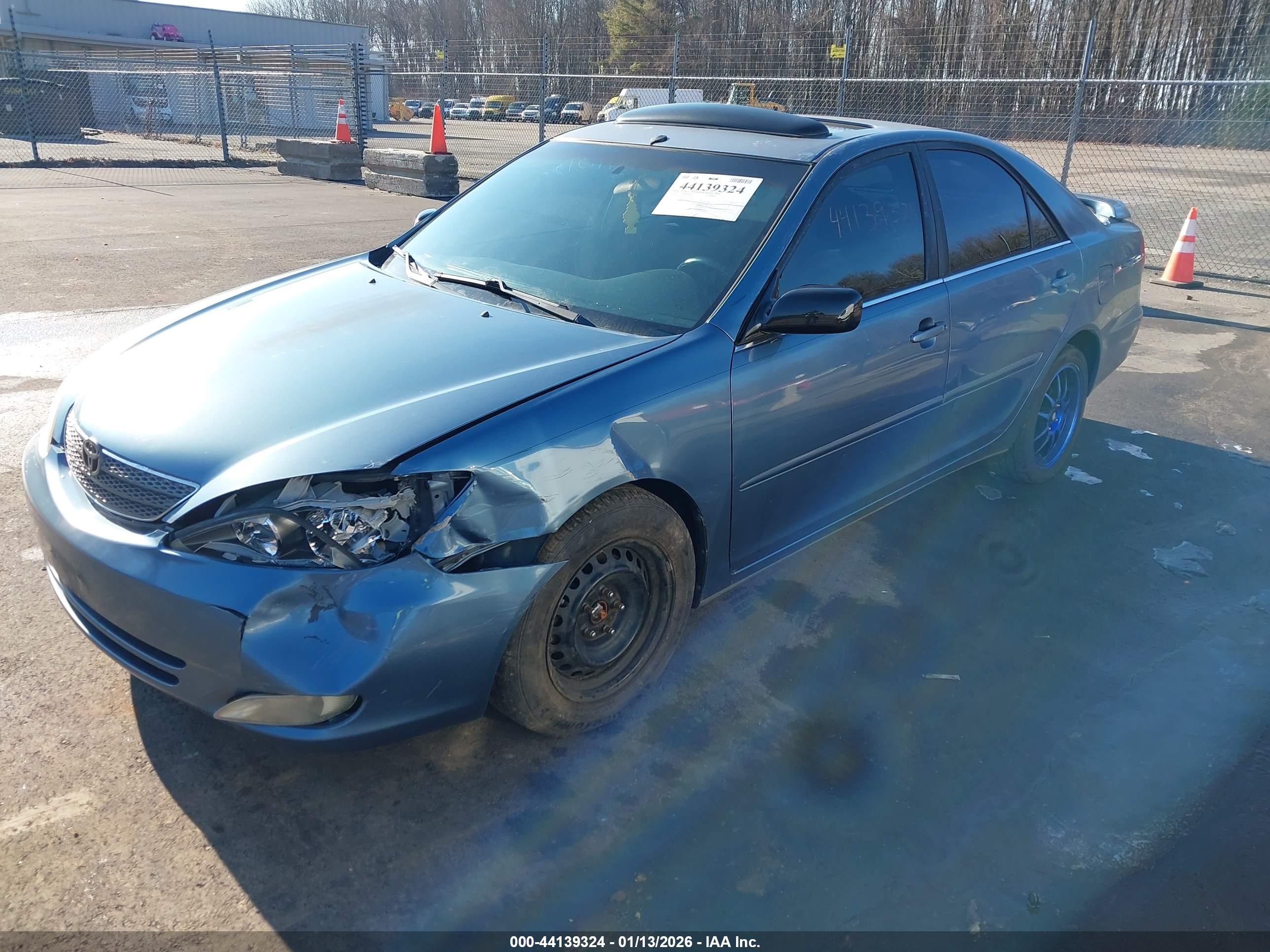 TOYOTA CAMRY image 2