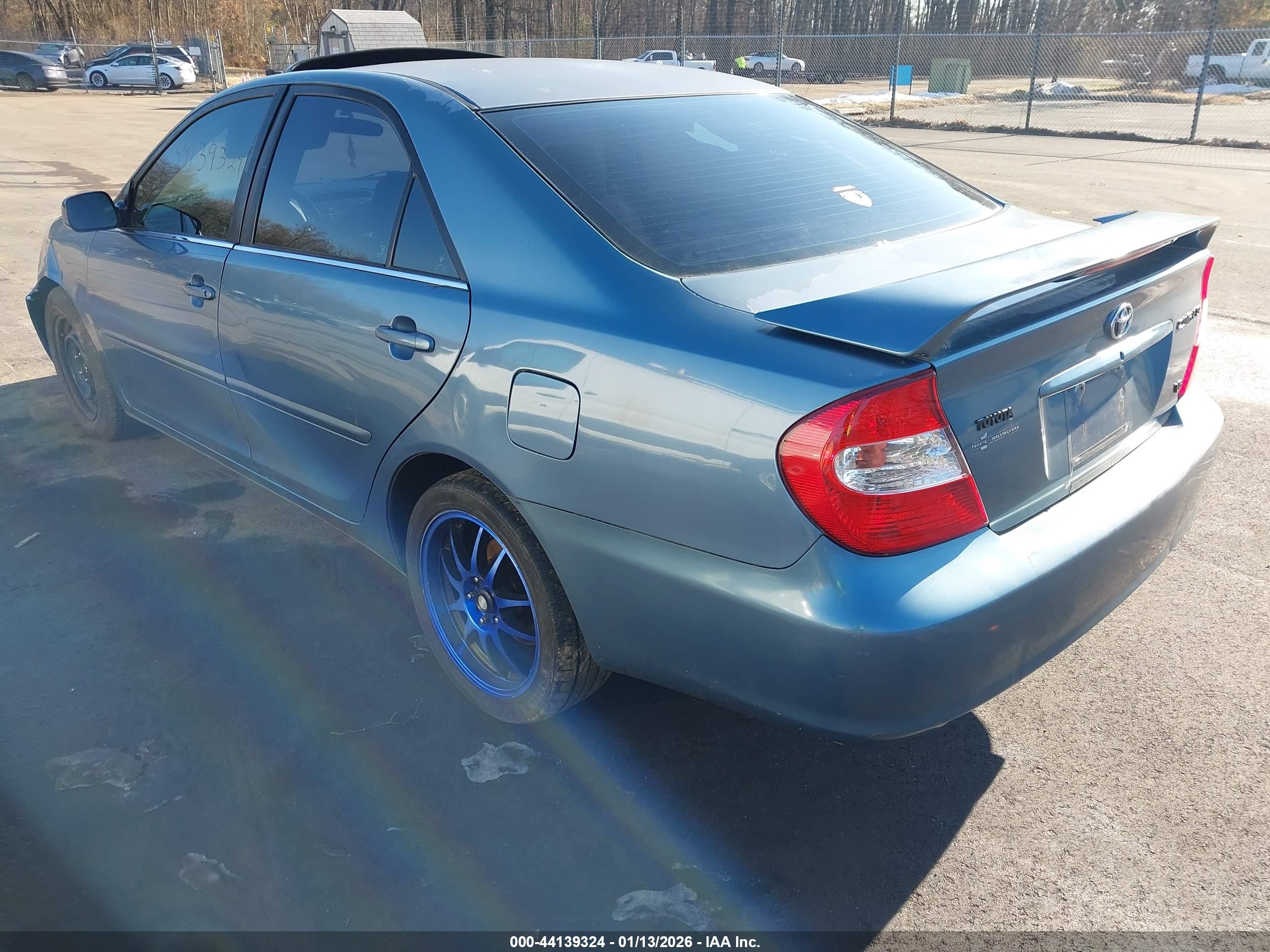 TOYOTA CAMRY image 3
