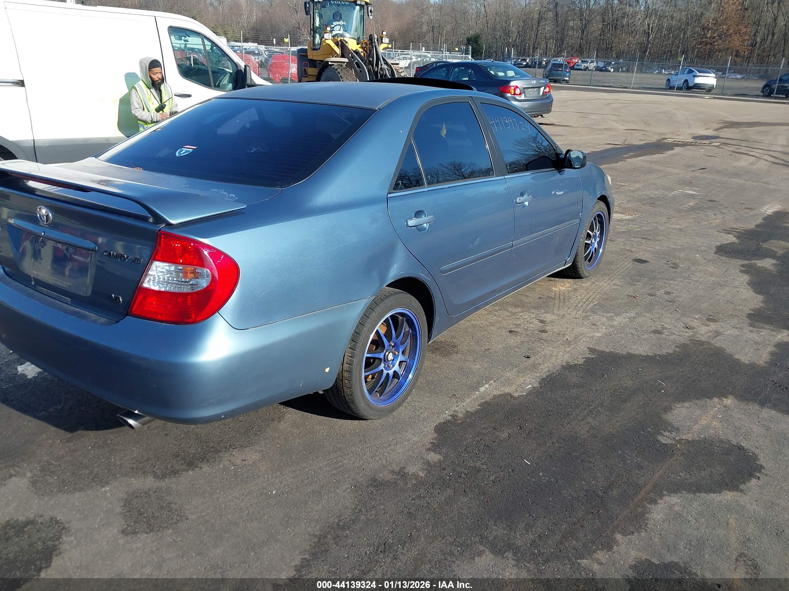 TOYOTA CAMRY image 4