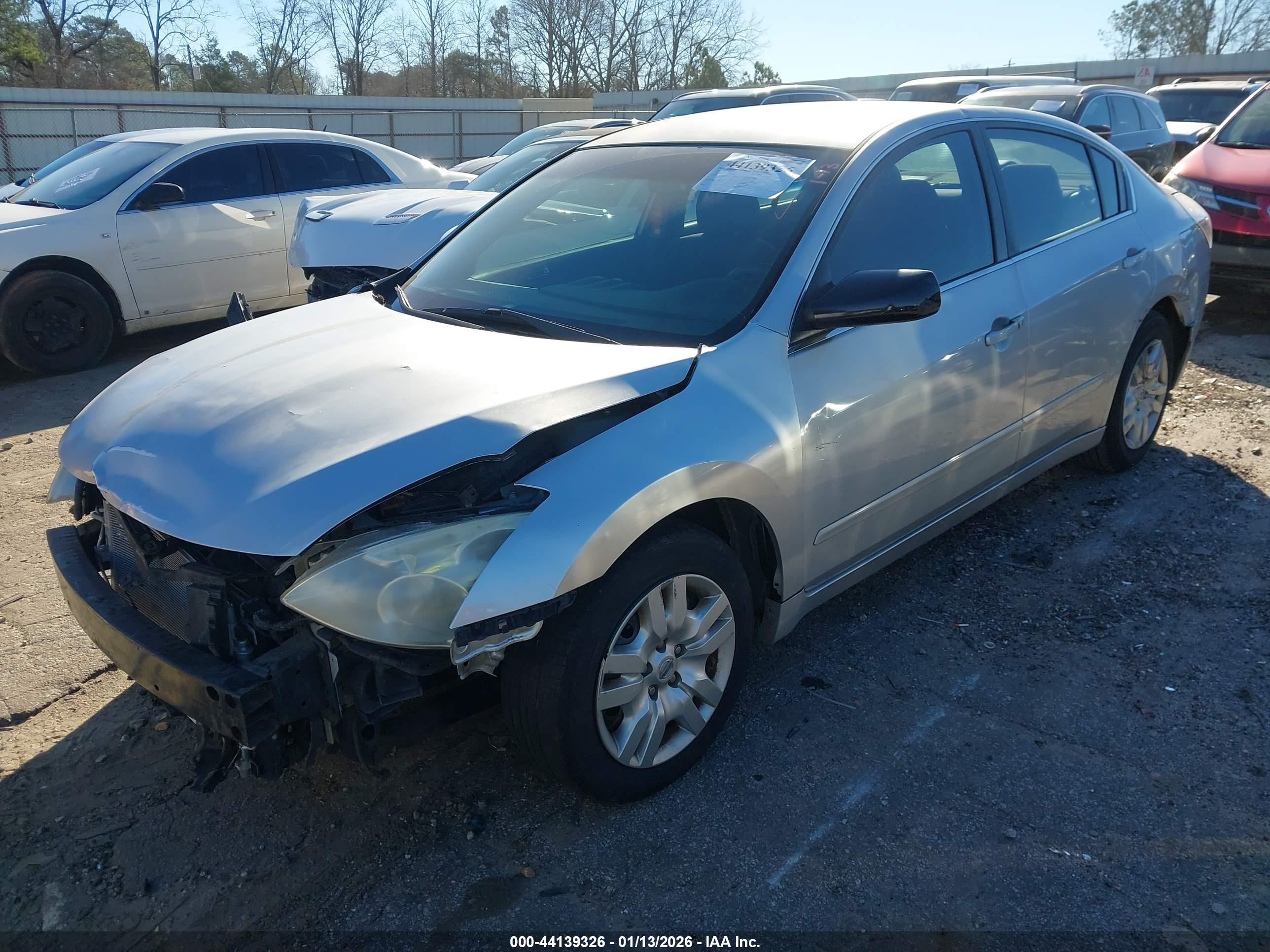 NISSAN ALTIMA image 2