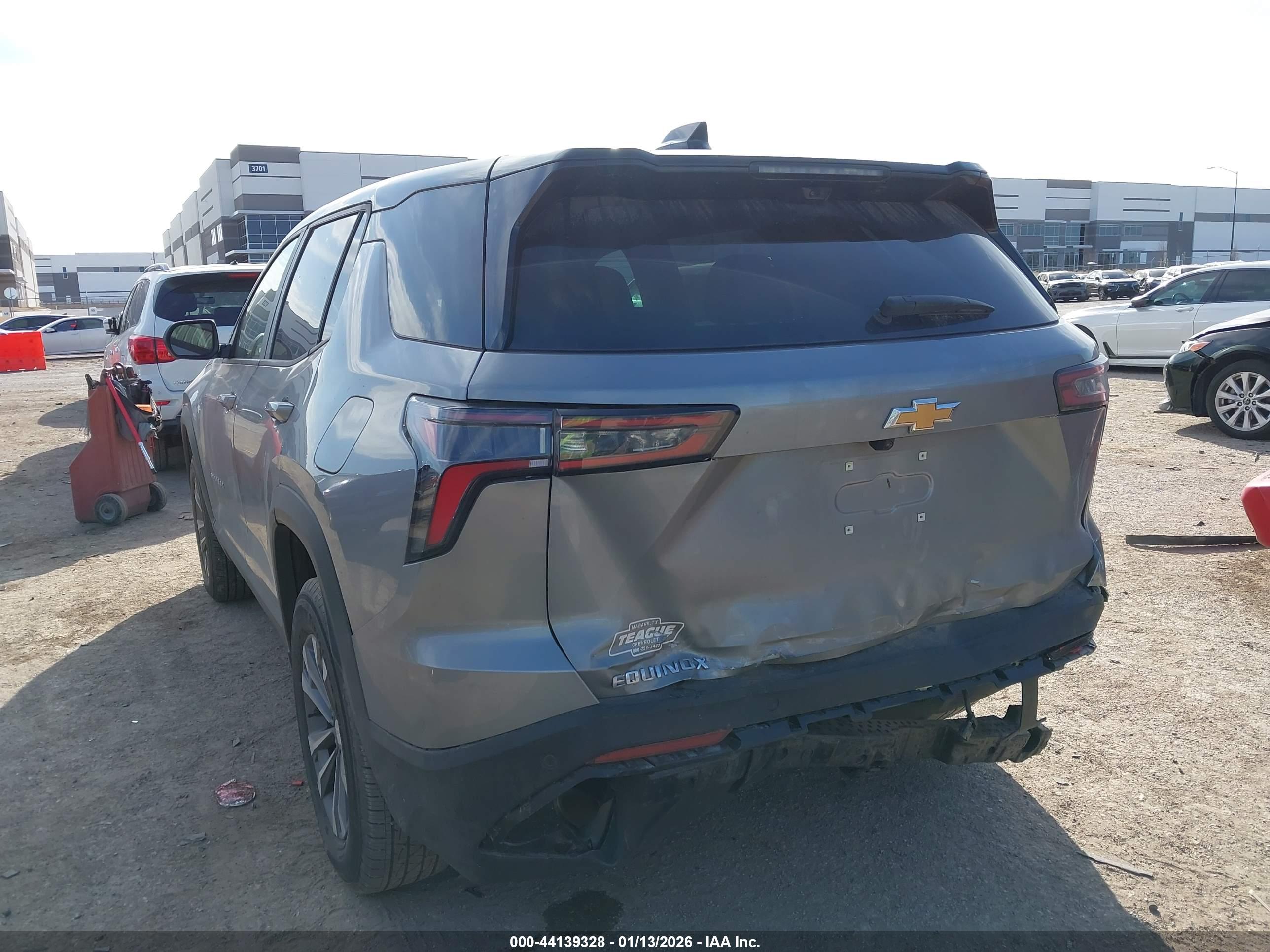 CHEVROLET EQUINOX image 3