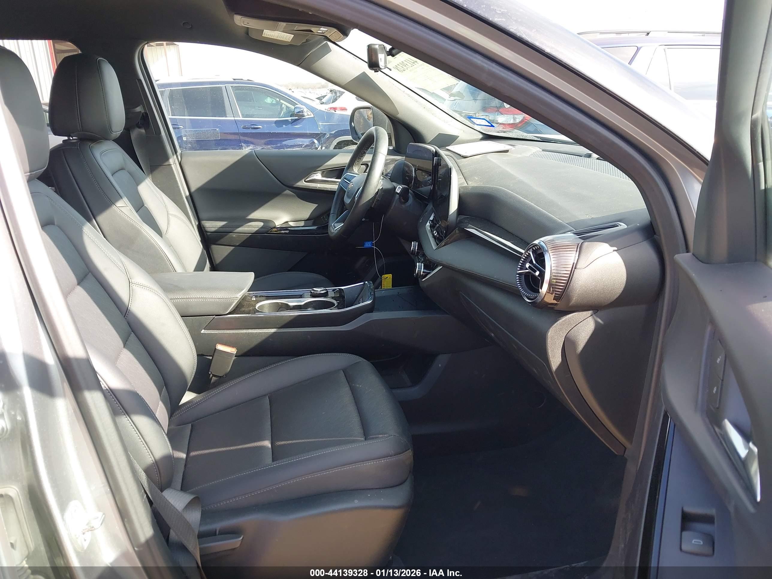 CHEVROLET EQUINOX image 5